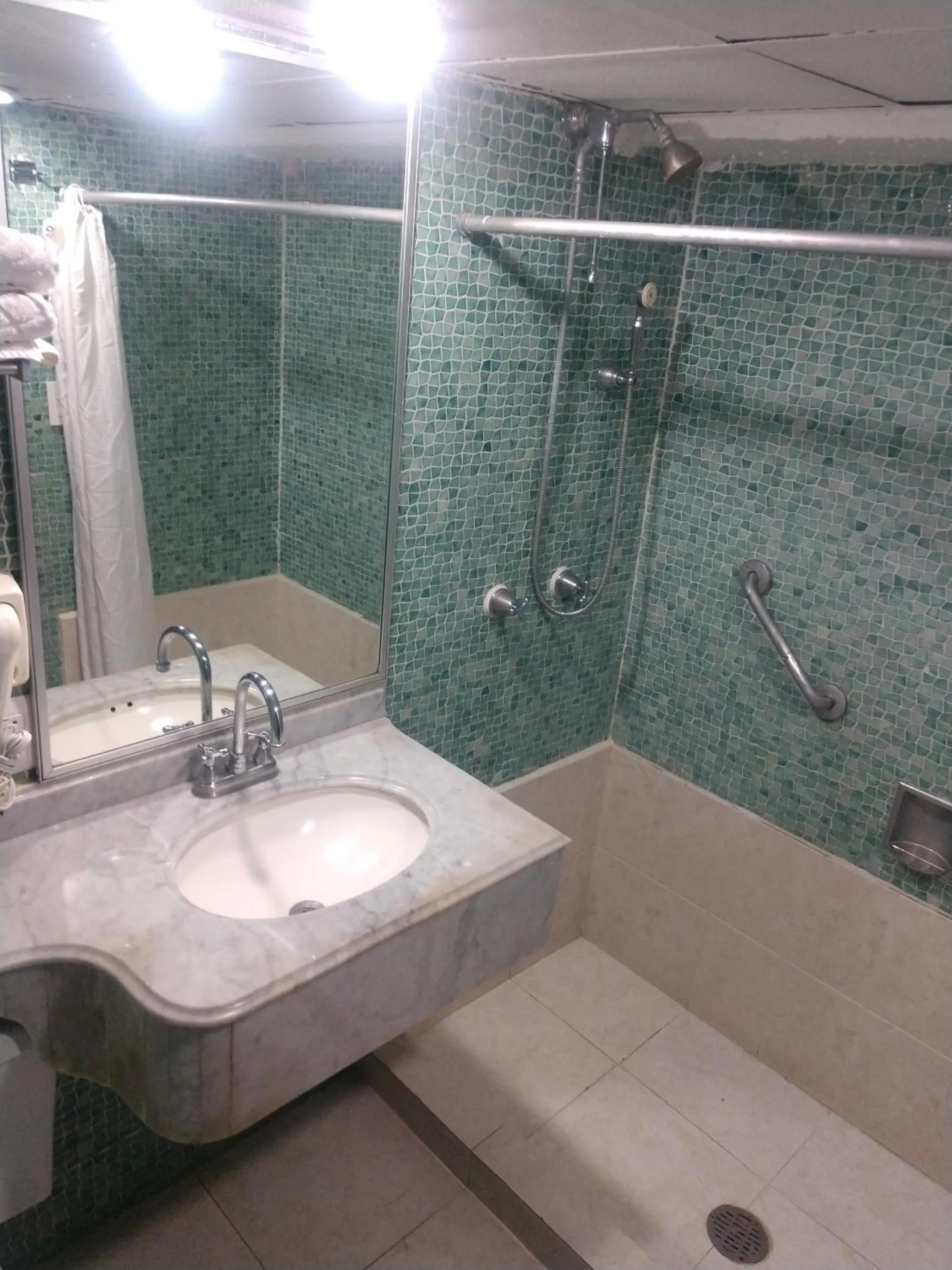 Bathroom in Hotel Maya Tabasco