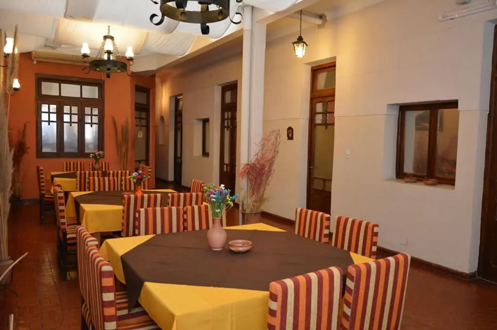 Restaurant/places to eat in Hotel La Giralda