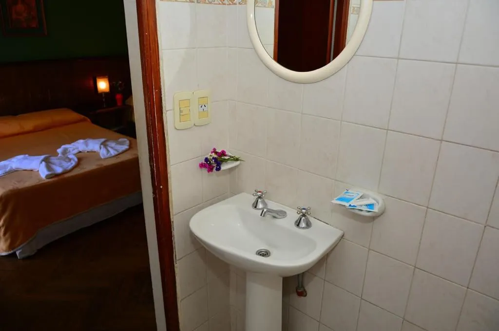 Toilet, Bed in Hotel La Giralda