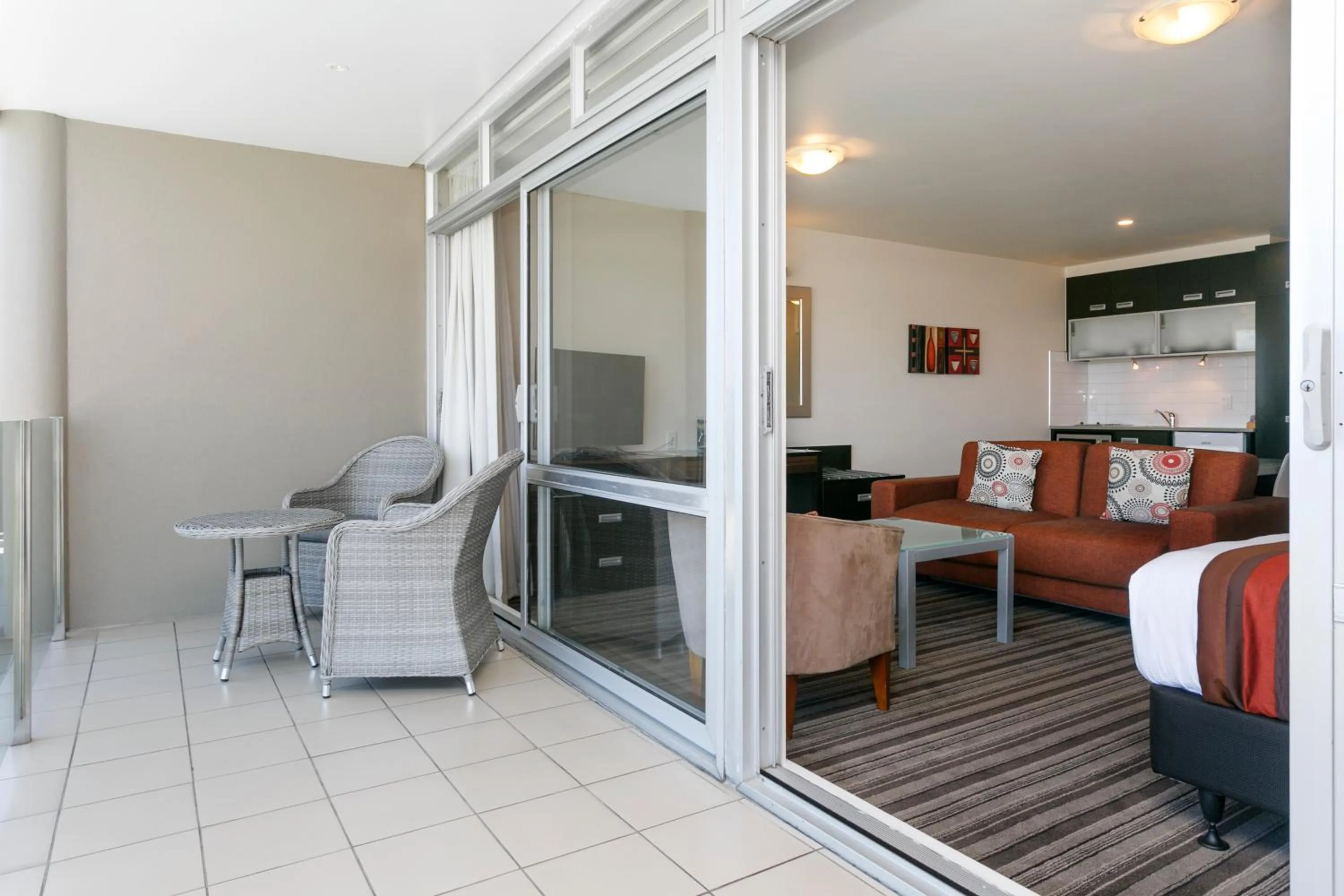 Balcony/Terrace, Bed in The Reef Resort