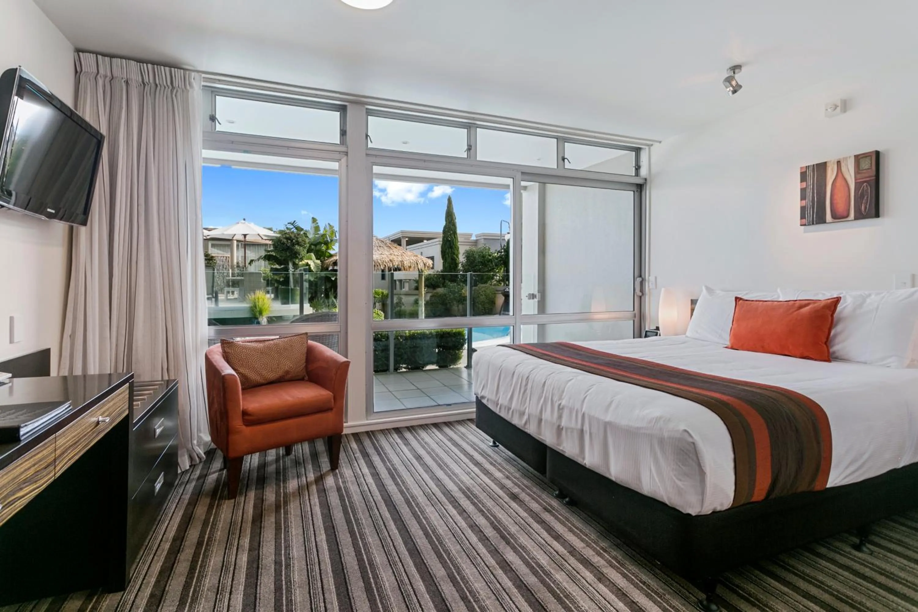 Balcony/Terrace, Bed in The Reef Resort
