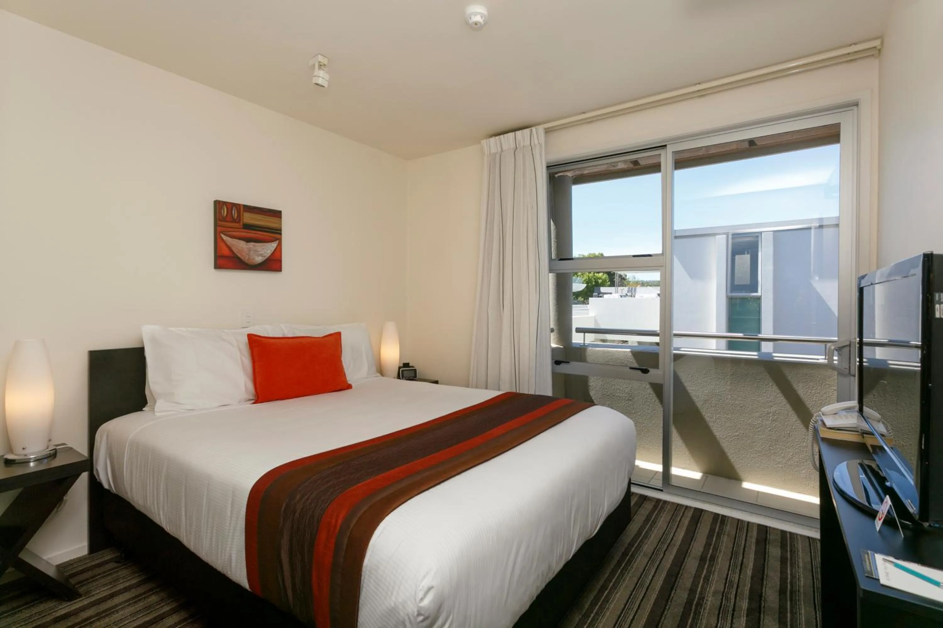 TV and multimedia, Bed in The Reef Resort