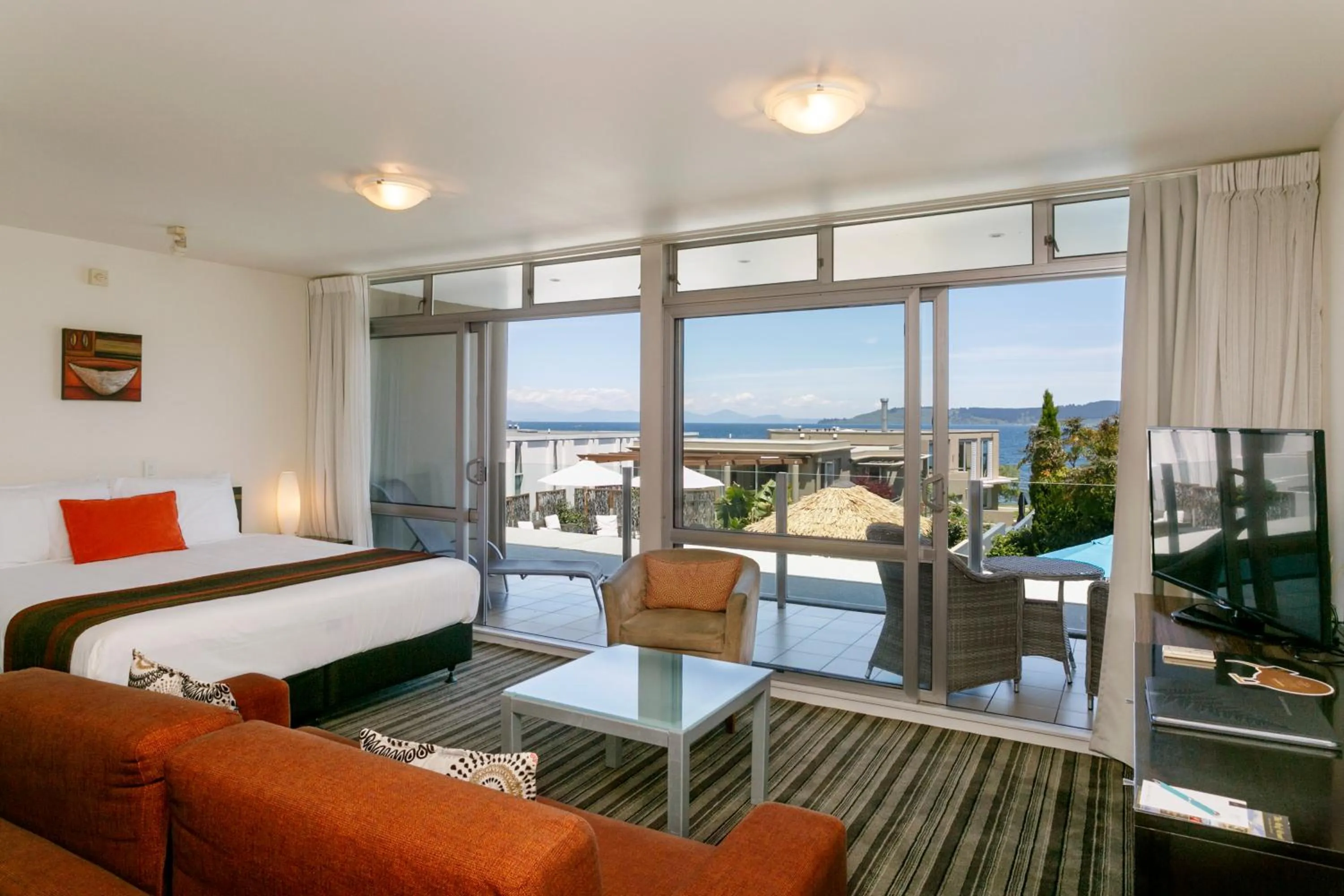 TV and multimedia, Bed in The Reef Resort