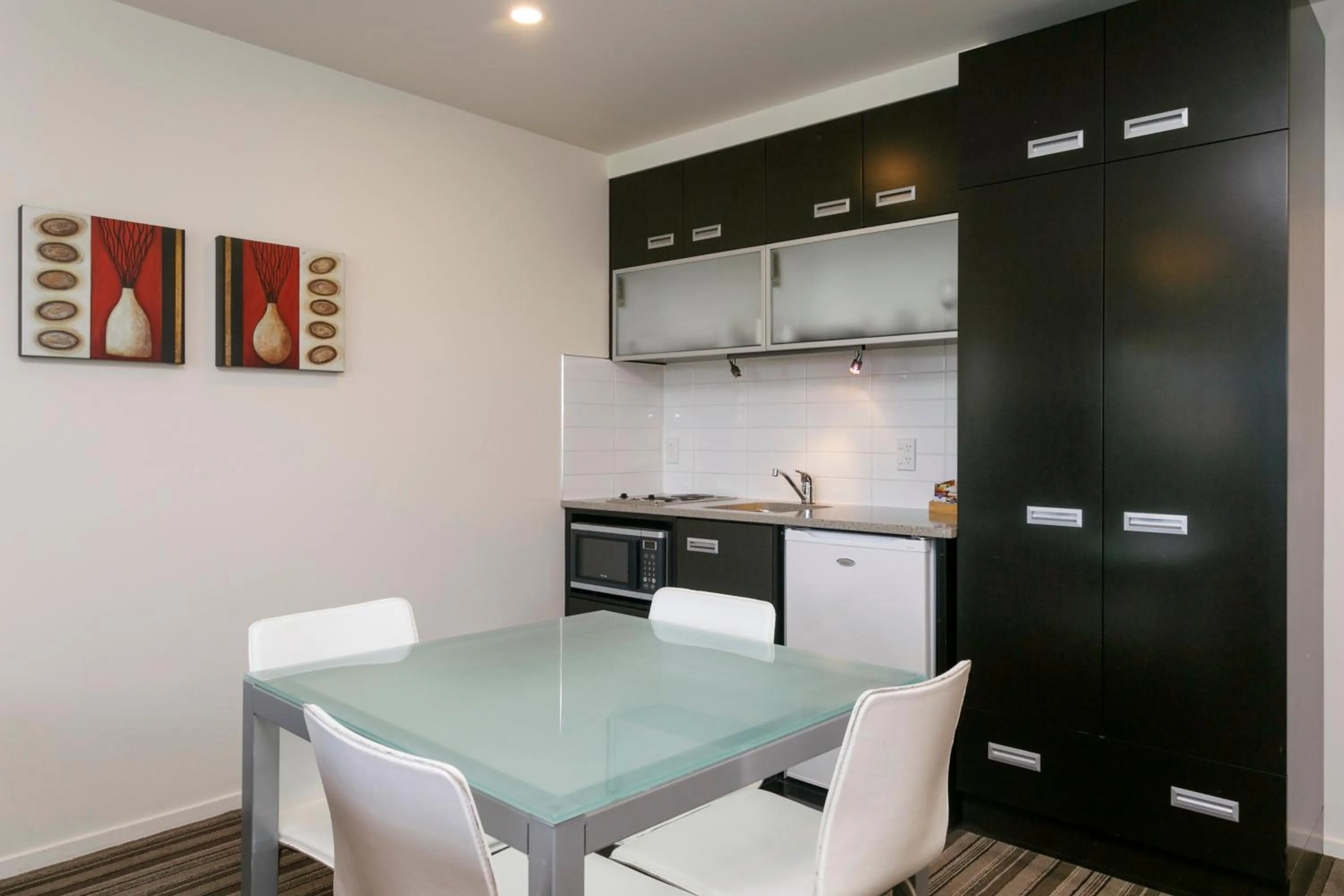 Kitchen or kitchenette in The Reef Resort