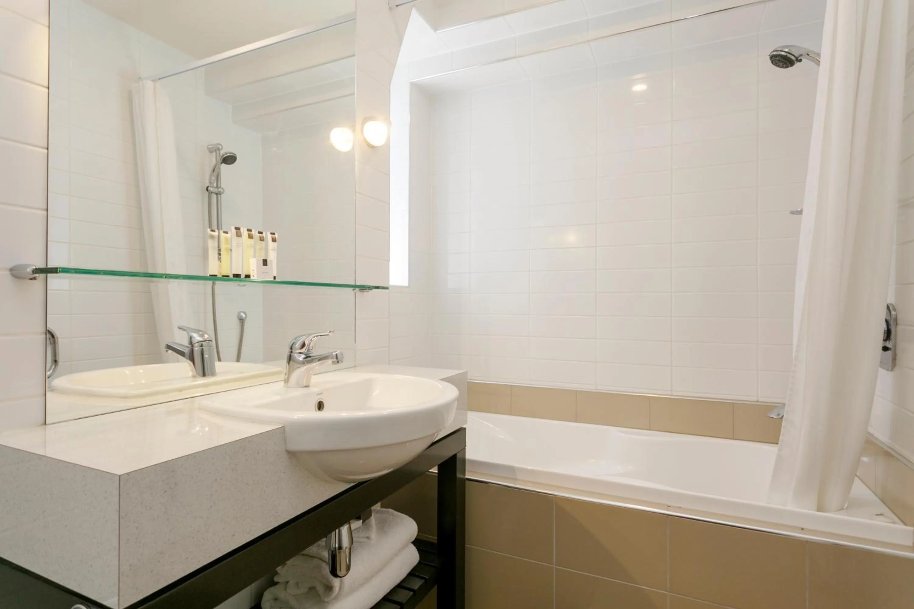 Hot Tub in The Reef Resort