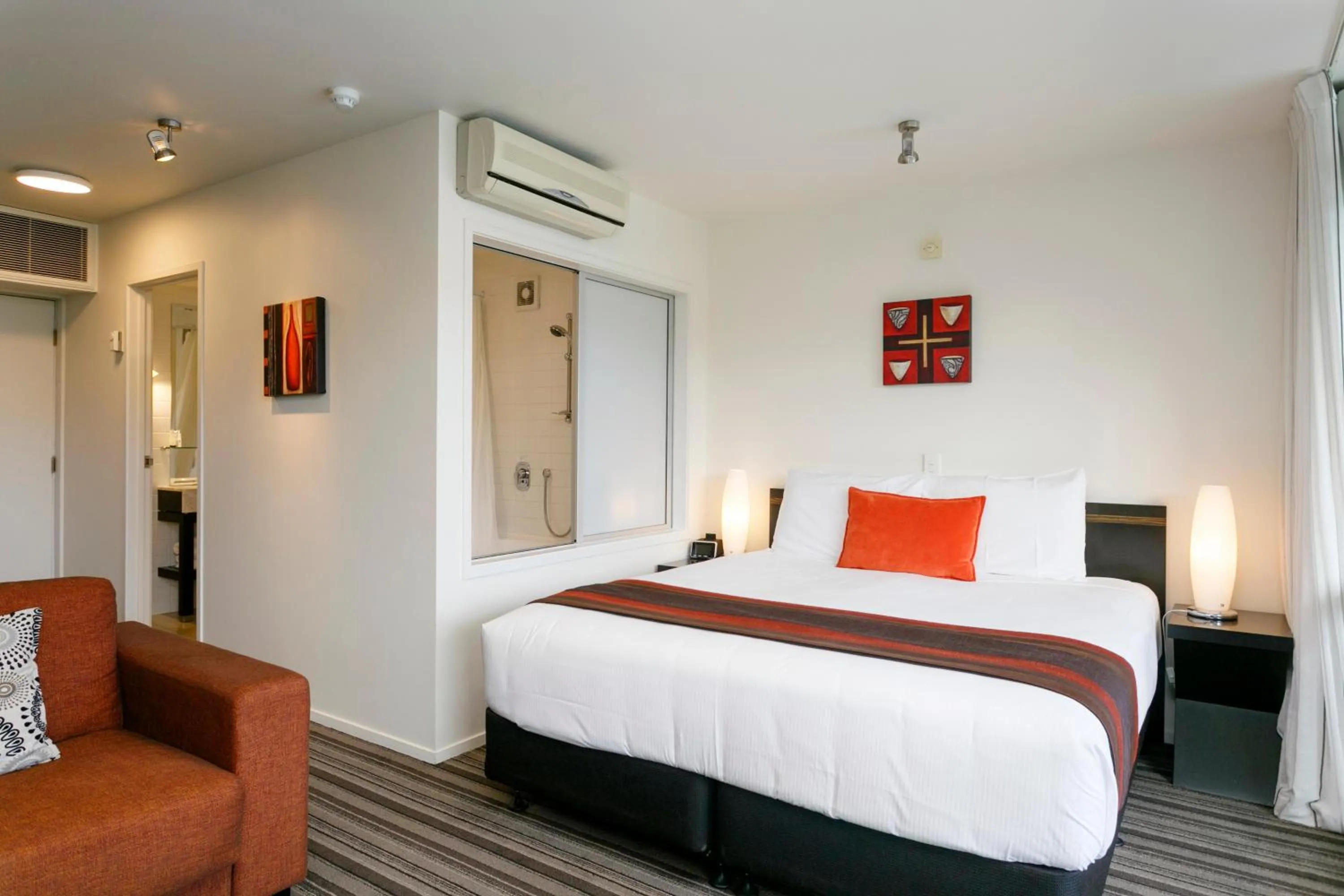 Bathroom, Bed in The Reef Resort