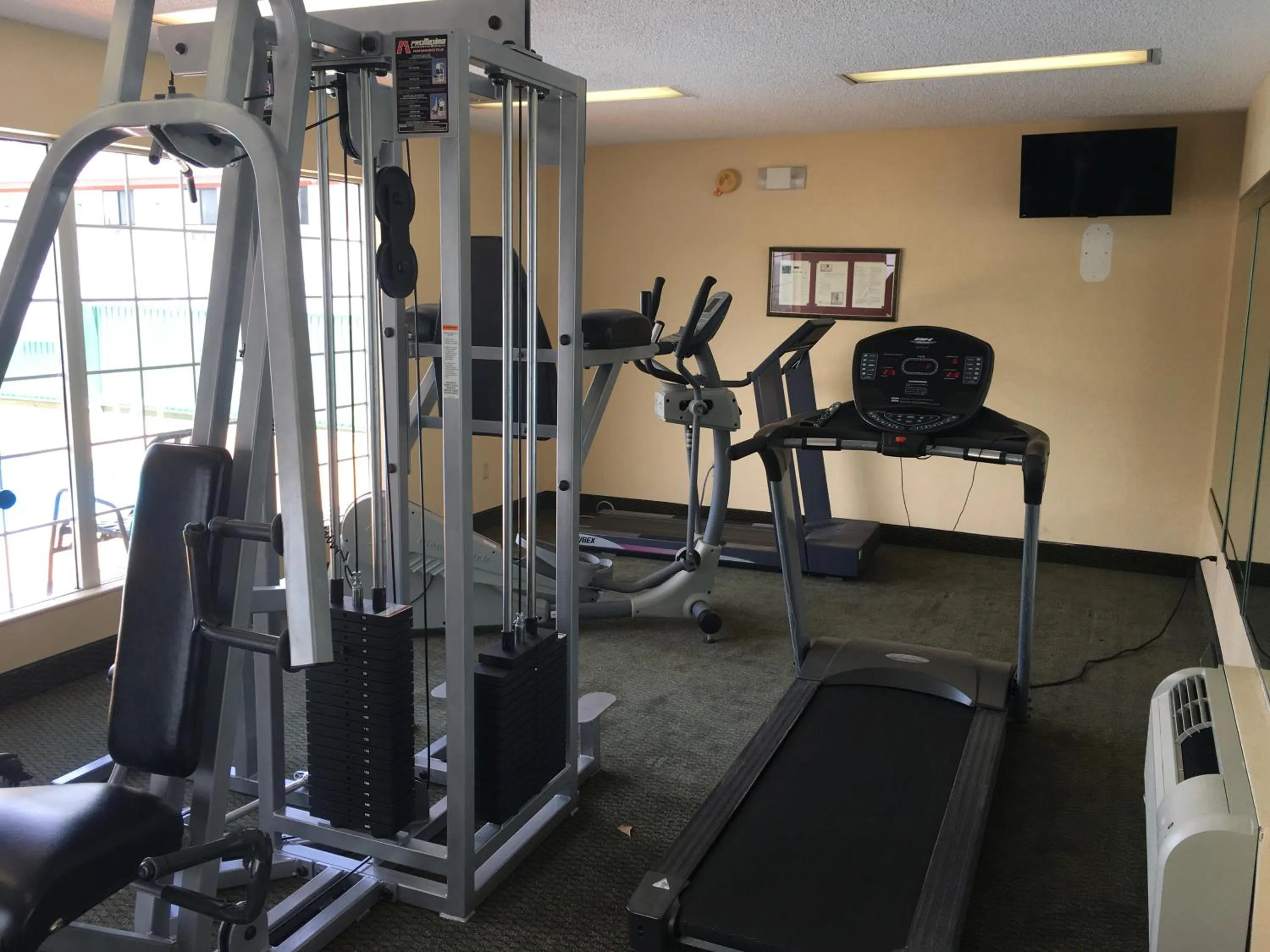 Fitness centre/facilities in Jameson Inn Douglas