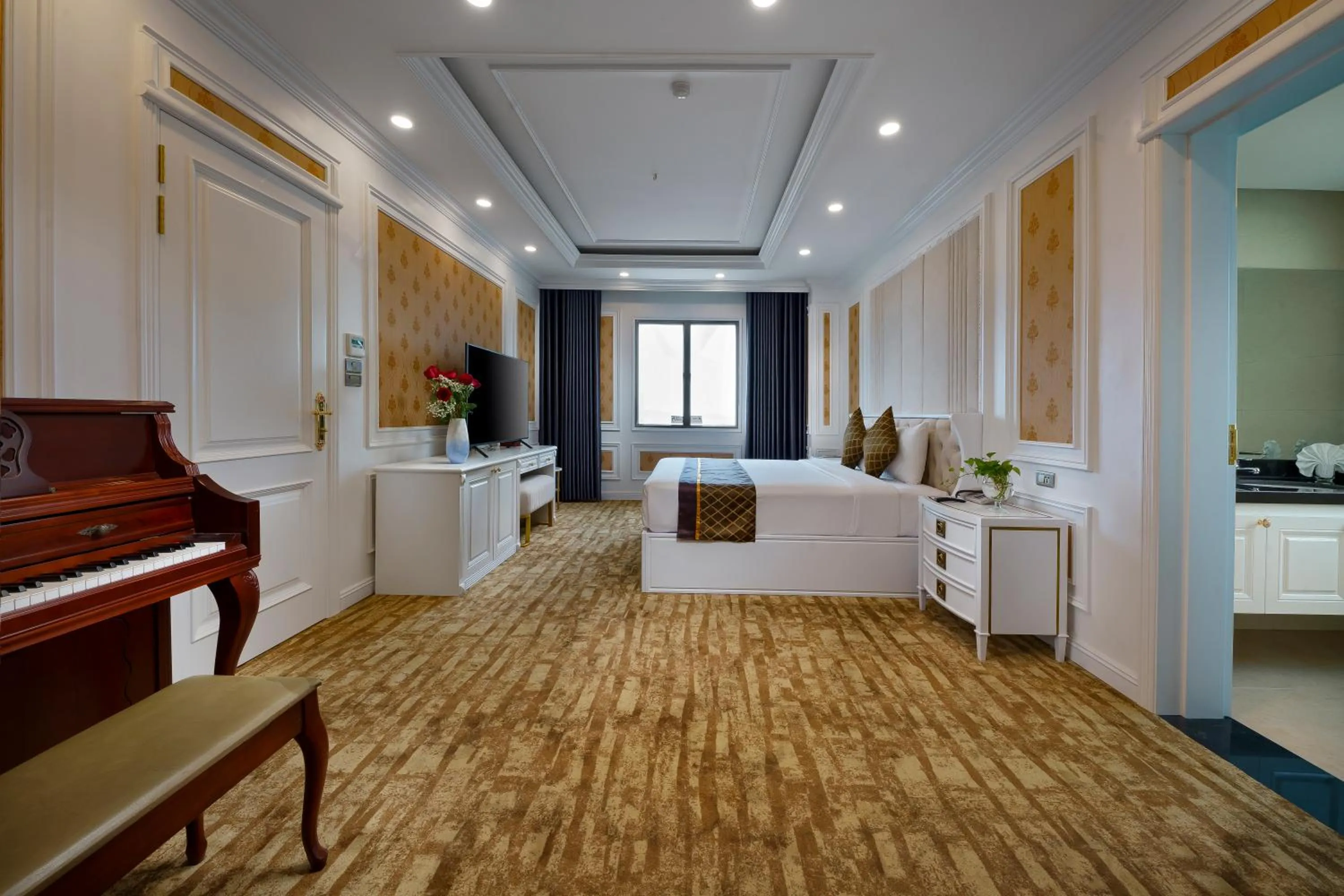 Bedroom in Mithrin Hotel Halong