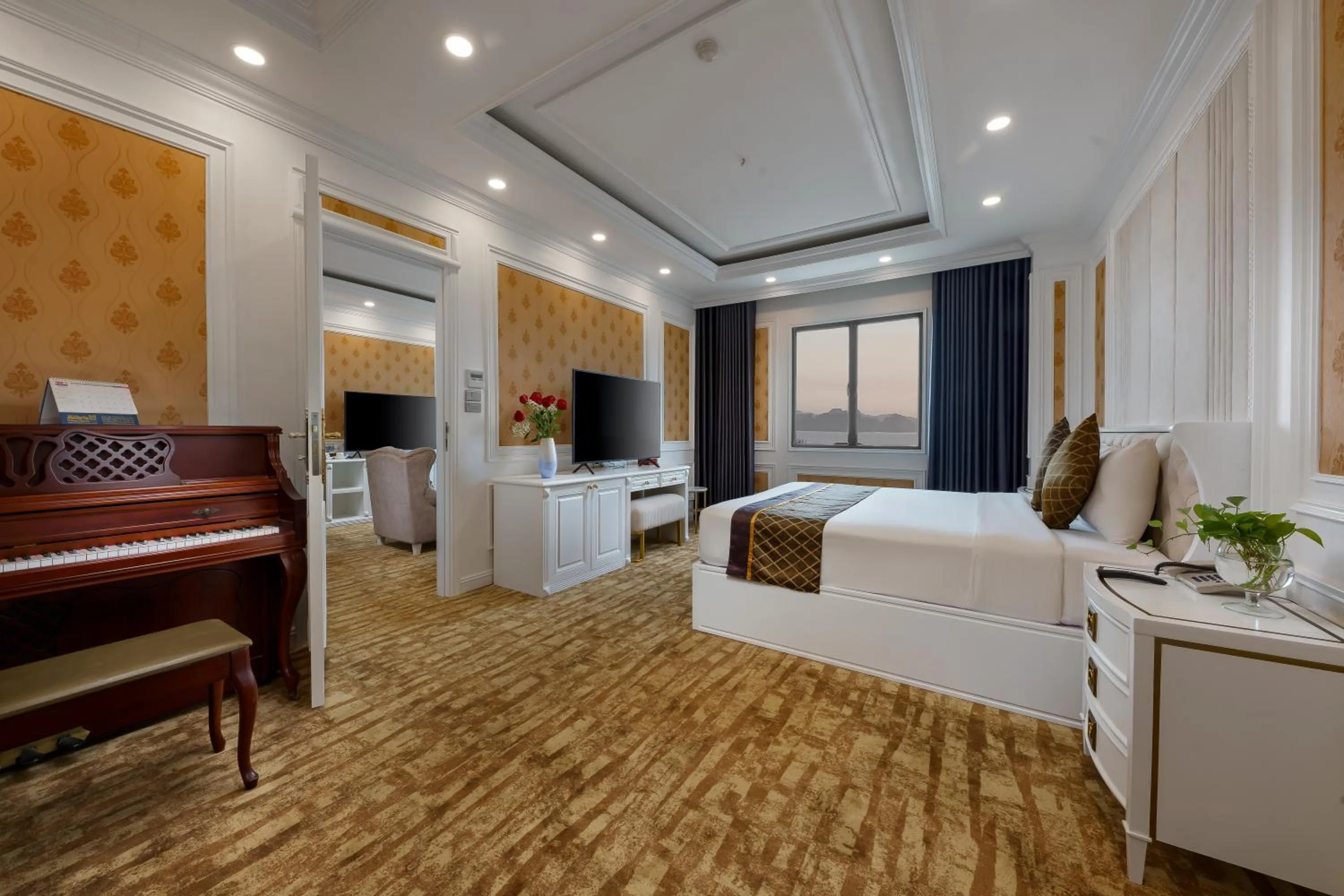 Bedroom, Bed in Mithrin Hotel Halong