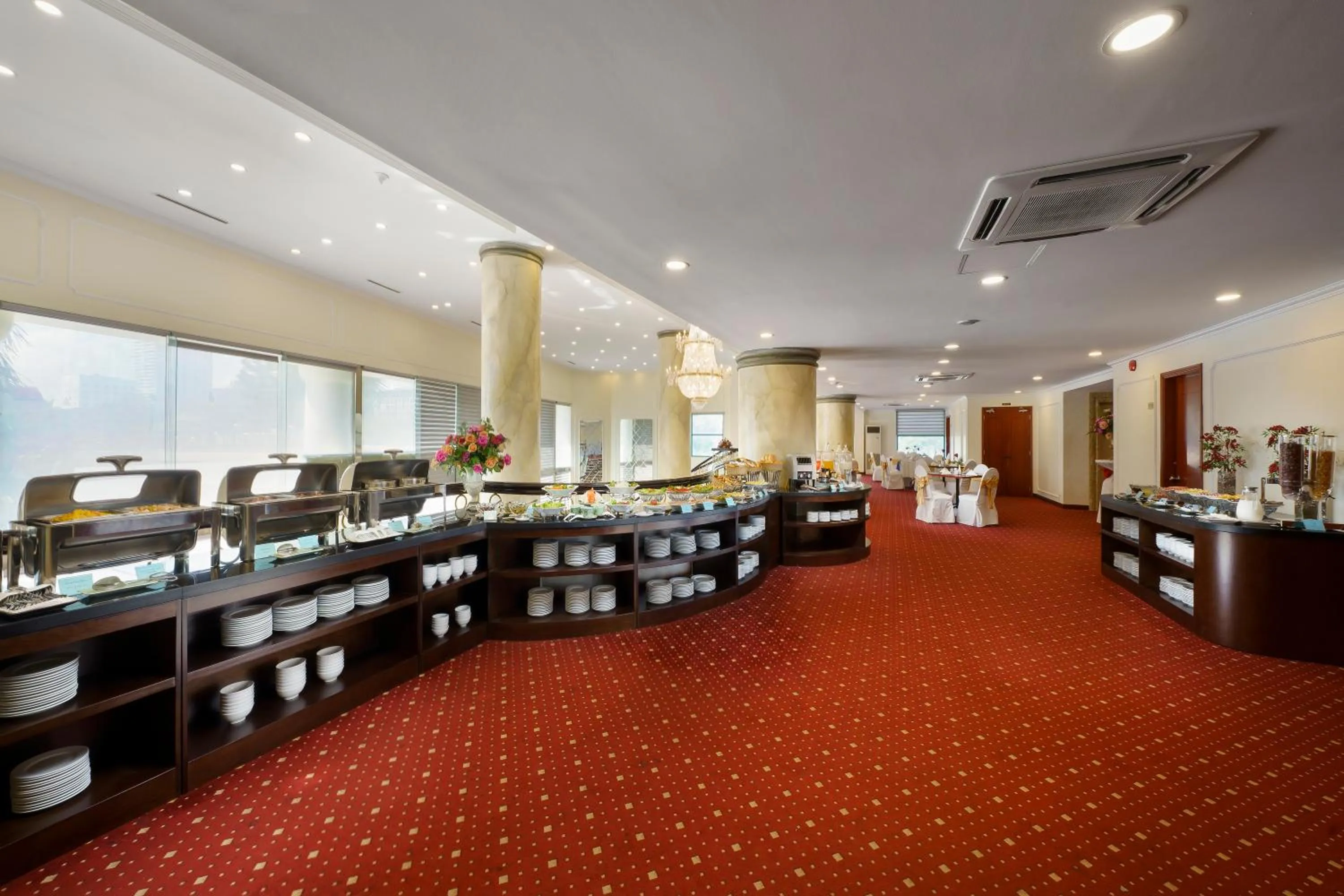 Restaurant/places to eat in Mithrin Hotel Halong