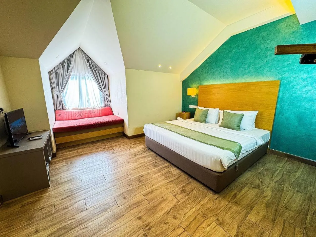 Bedroom, Bed in Bella Vista Waterfront Resort, Kuah Langkawi