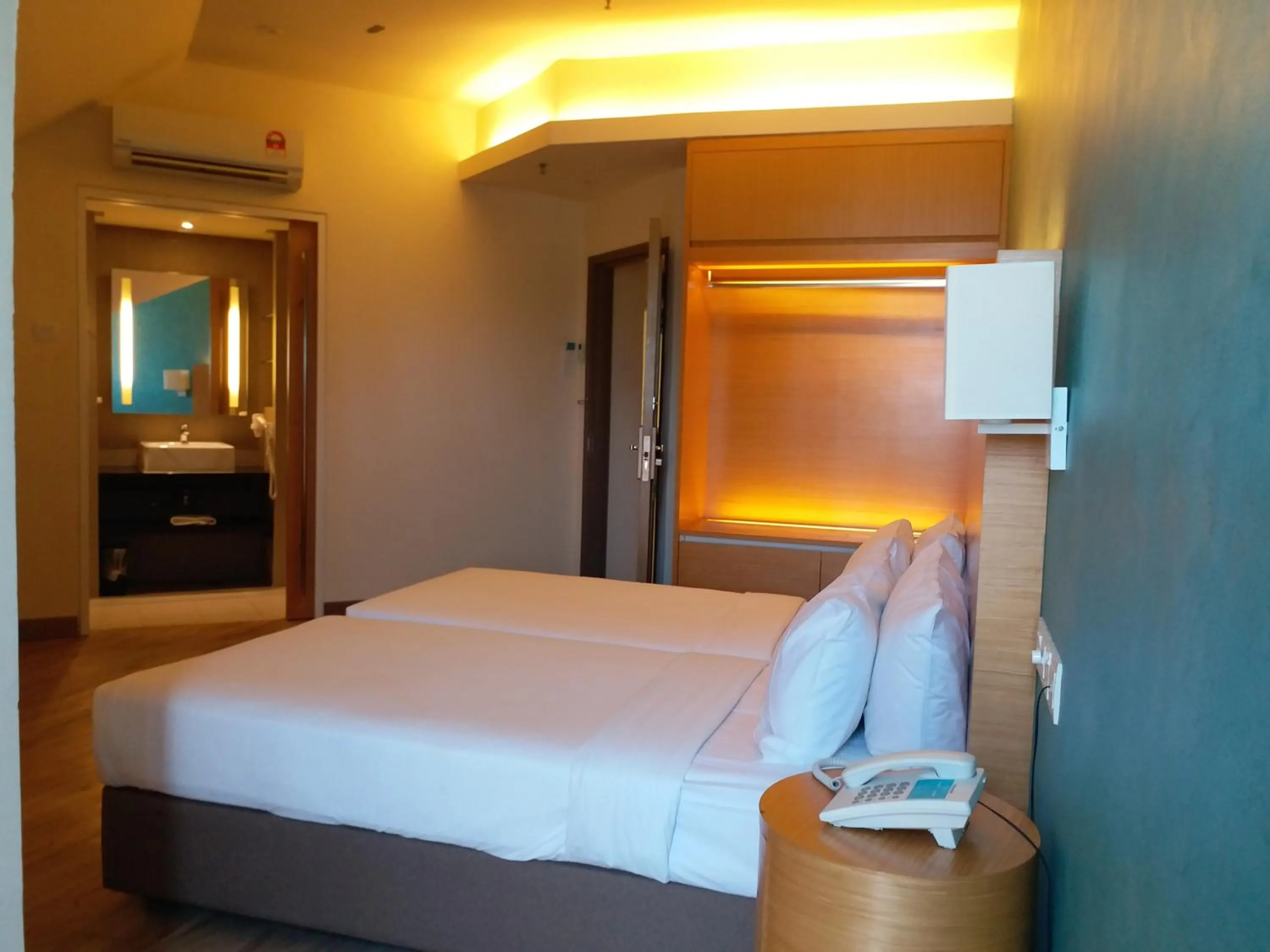 Bedroom, Bed in Bella Vista Waterfront Resort, Kuah Langkawi