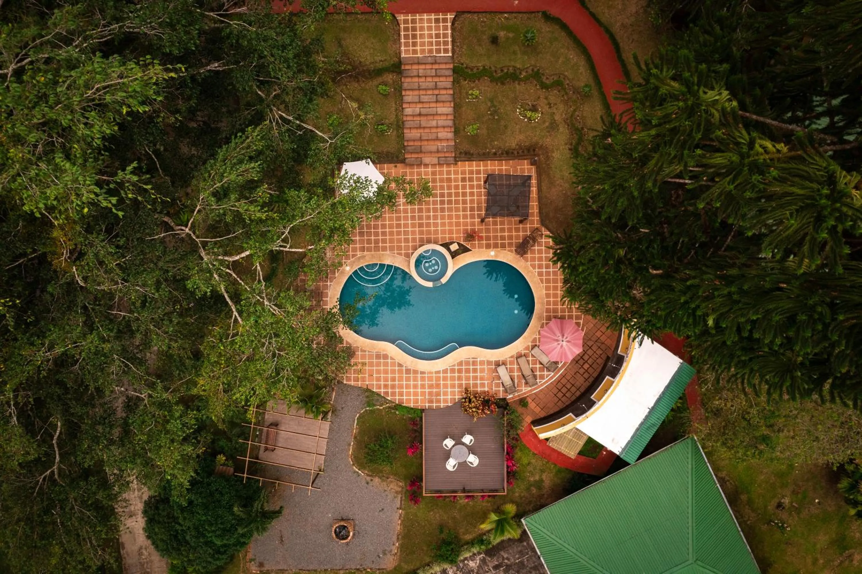 Swimming pool in Hotel Villa Florencia