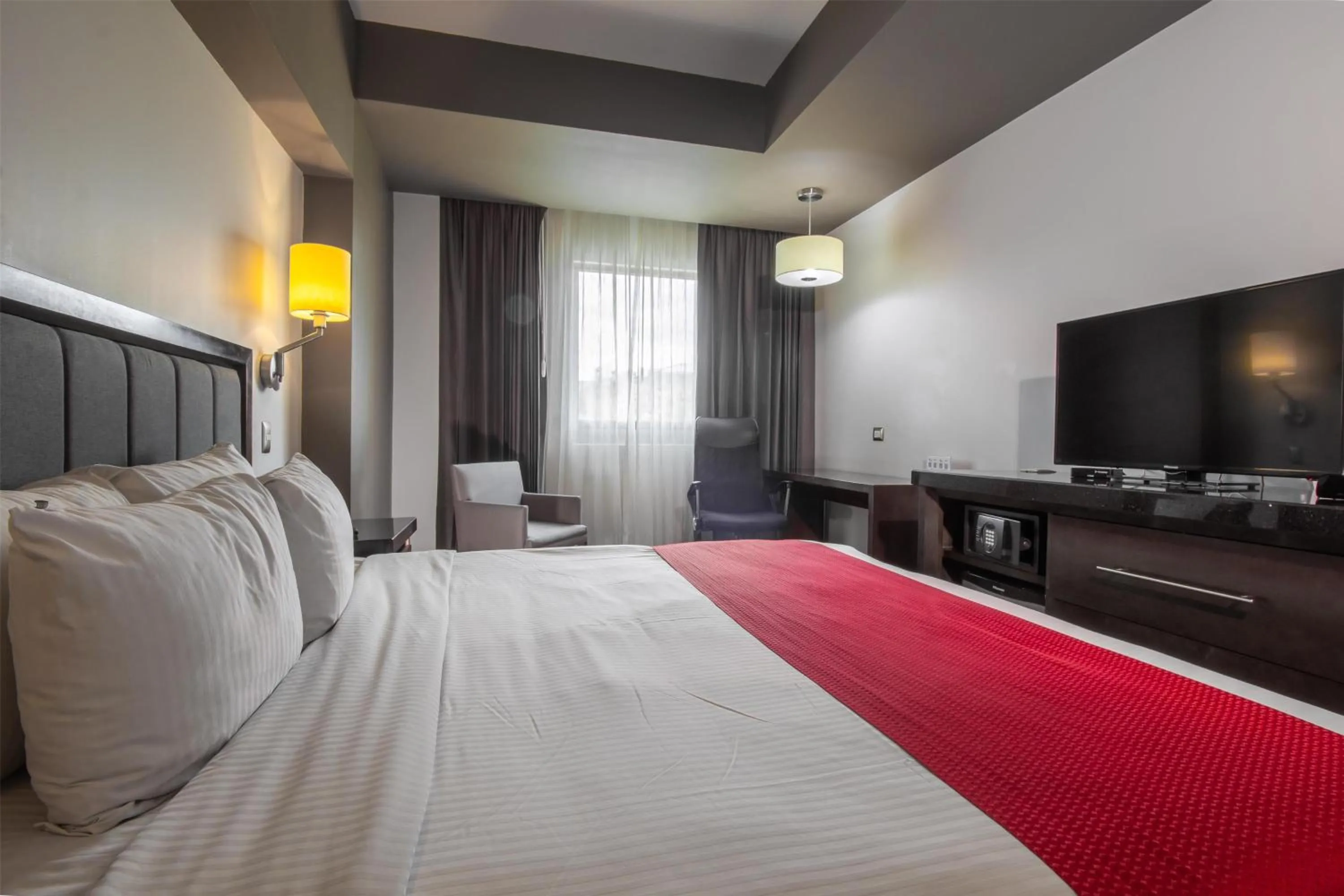 Bedroom, Bed in Best Western Plus Santa Cecilia Pachuca