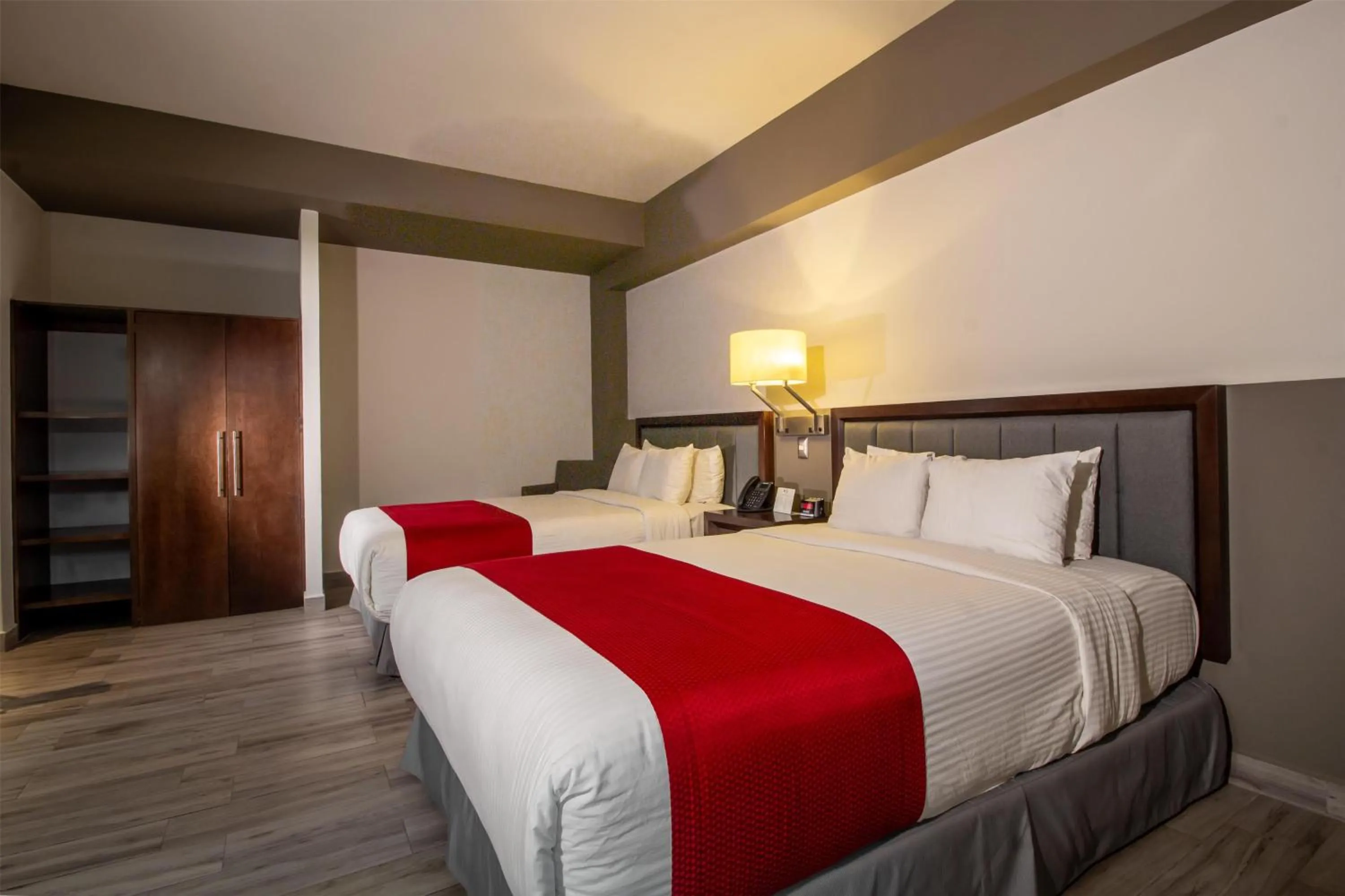 Bedroom, Bed in Best Western Plus Santa Cecilia Pachuca