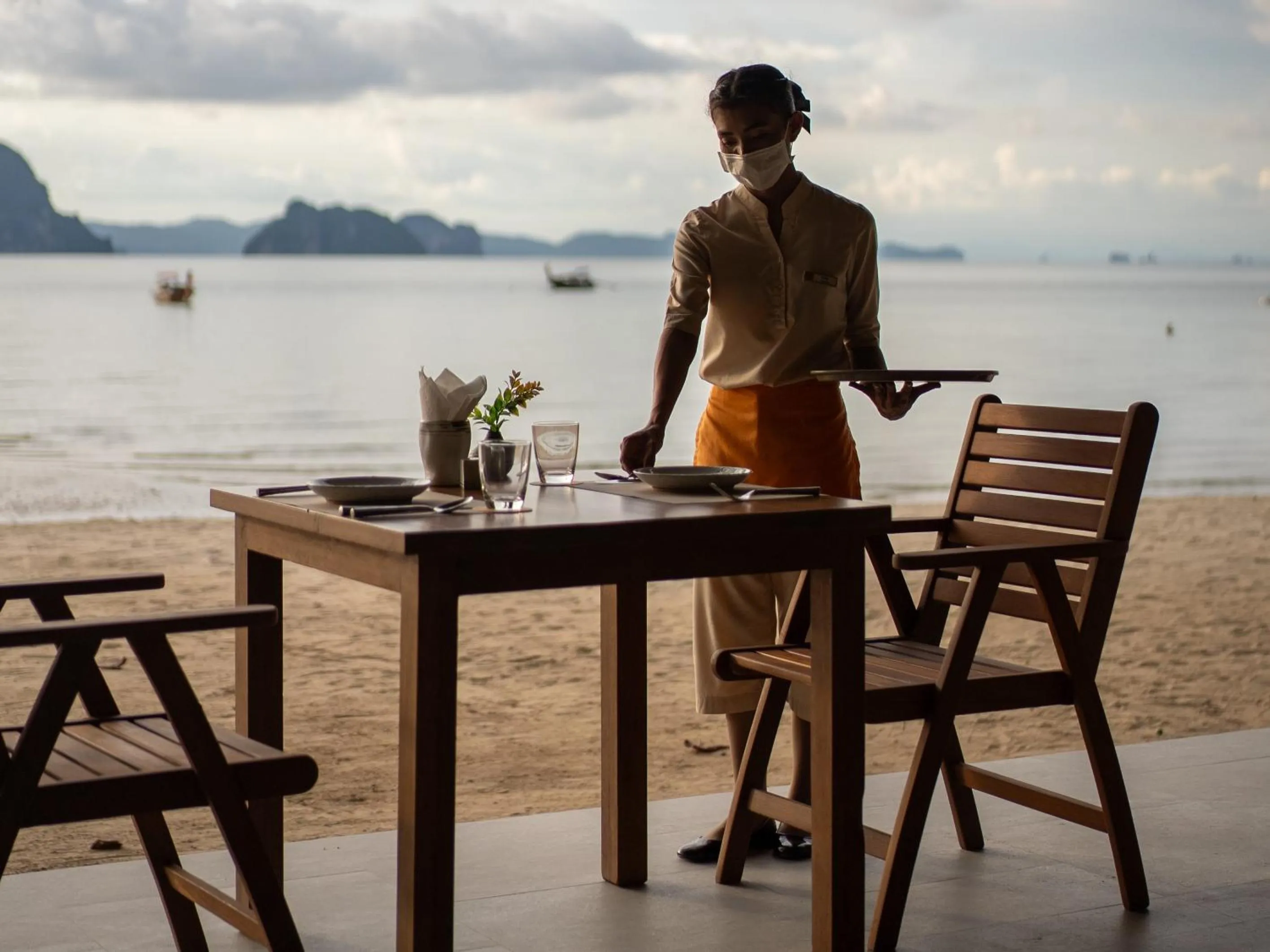 Restaurant/places to eat in Tup Kaek Sunset Beach Resort-SHA Plus