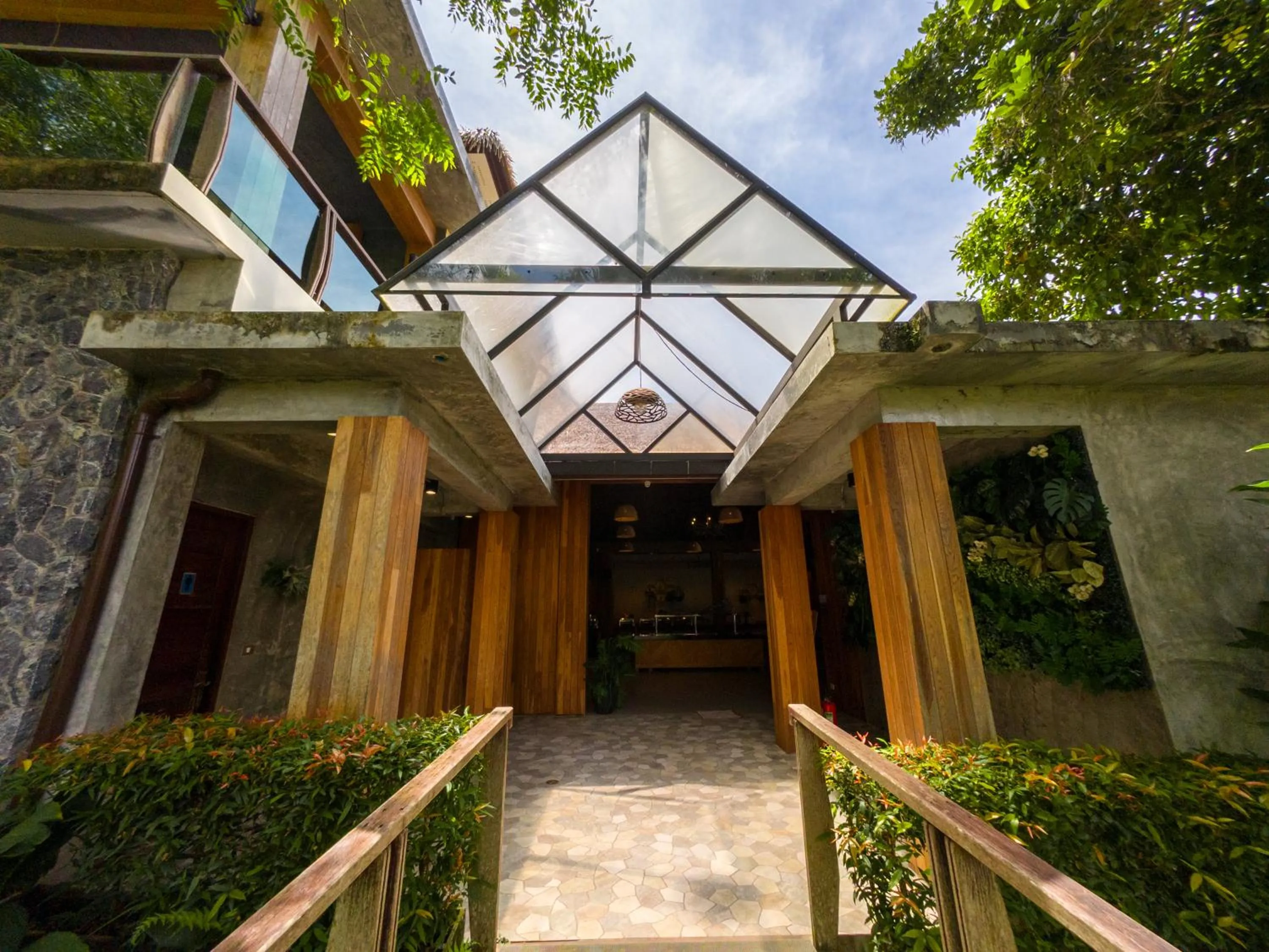 Restaurant/places to eat in Tup Kaek Sunset Beach Resort-SHA Plus