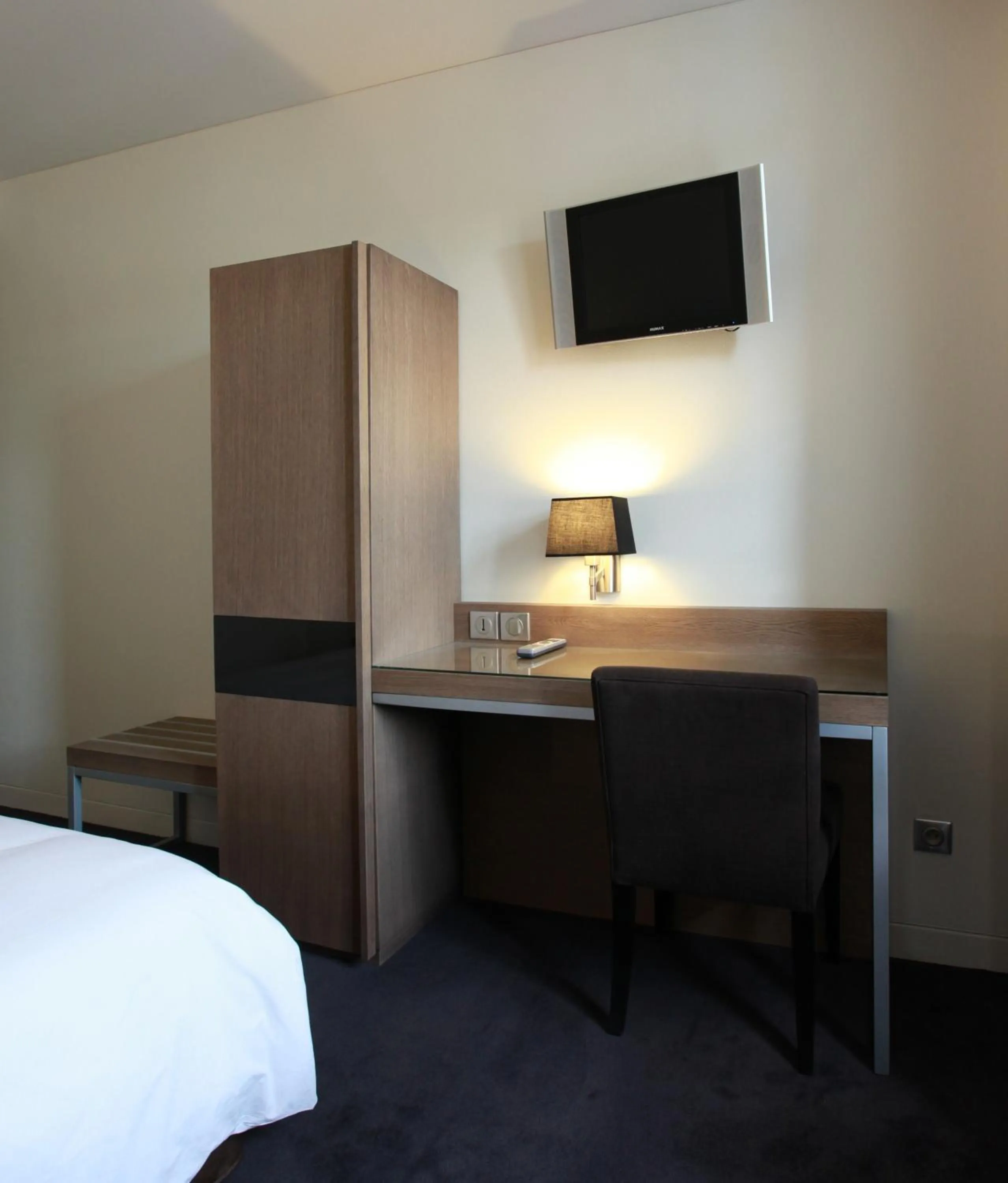 Photo of the whole room, Bed in Hotel Restaurant du Centre et du Lauragais