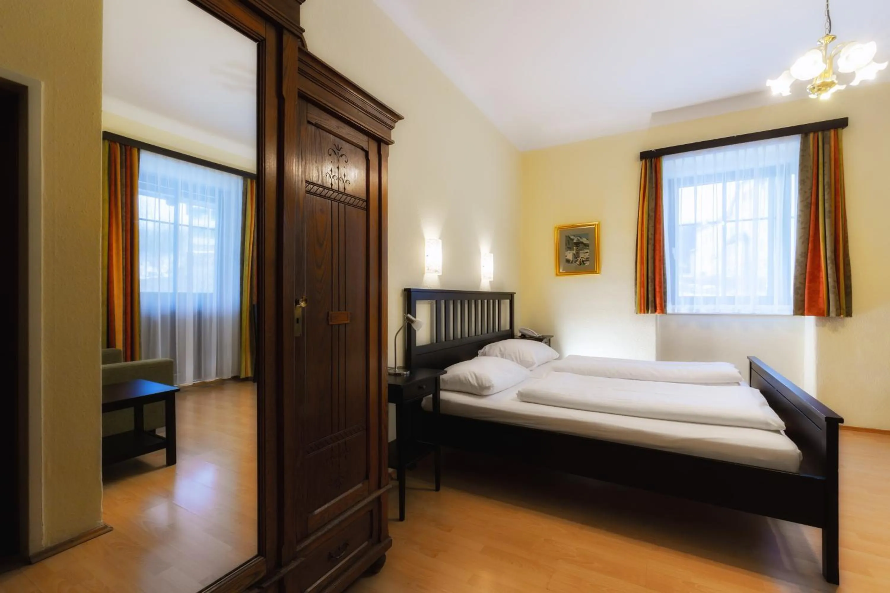 Photo of the whole room, Bed in Belvedere