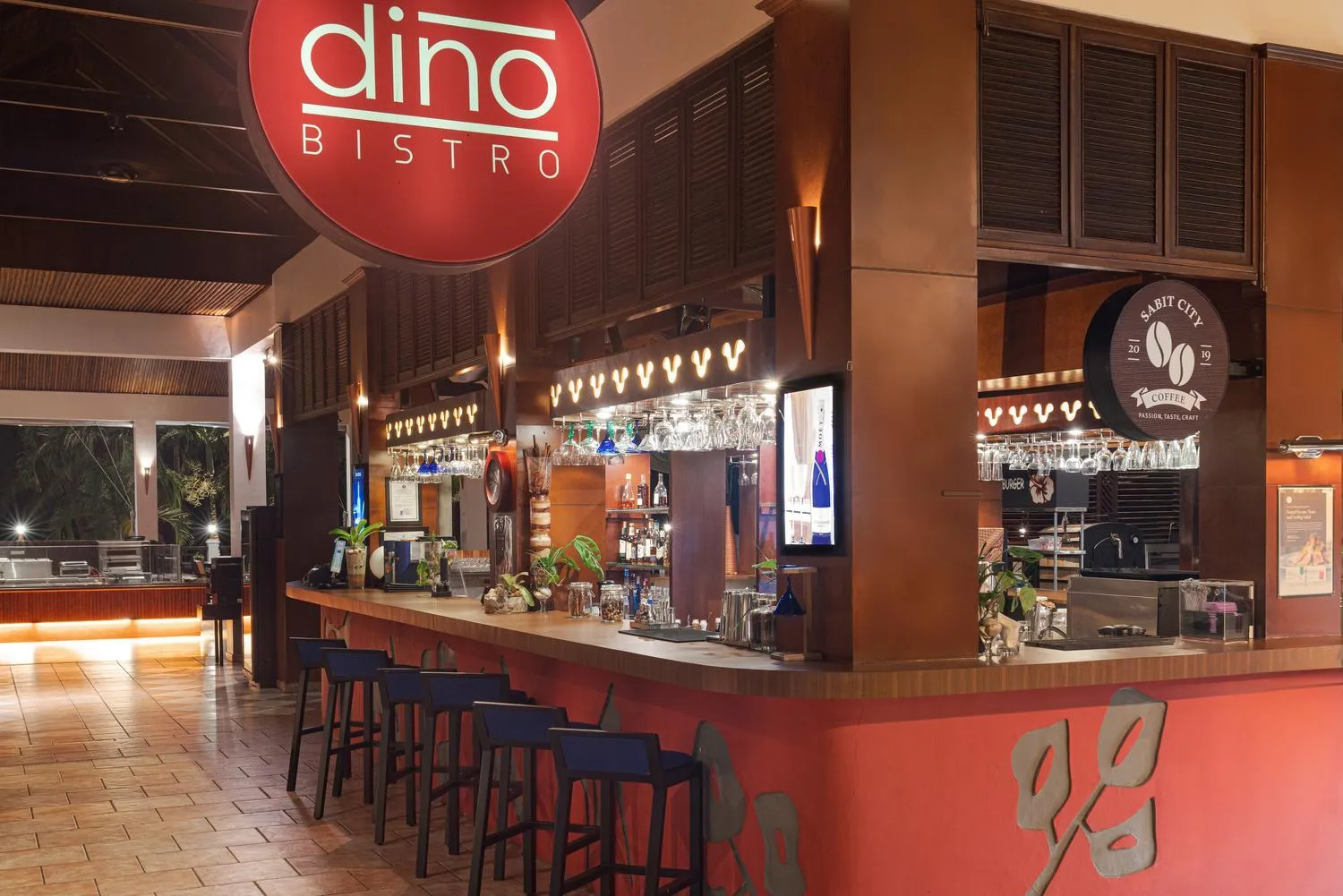 Restaurant/places to eat in Banyu Biru Villa