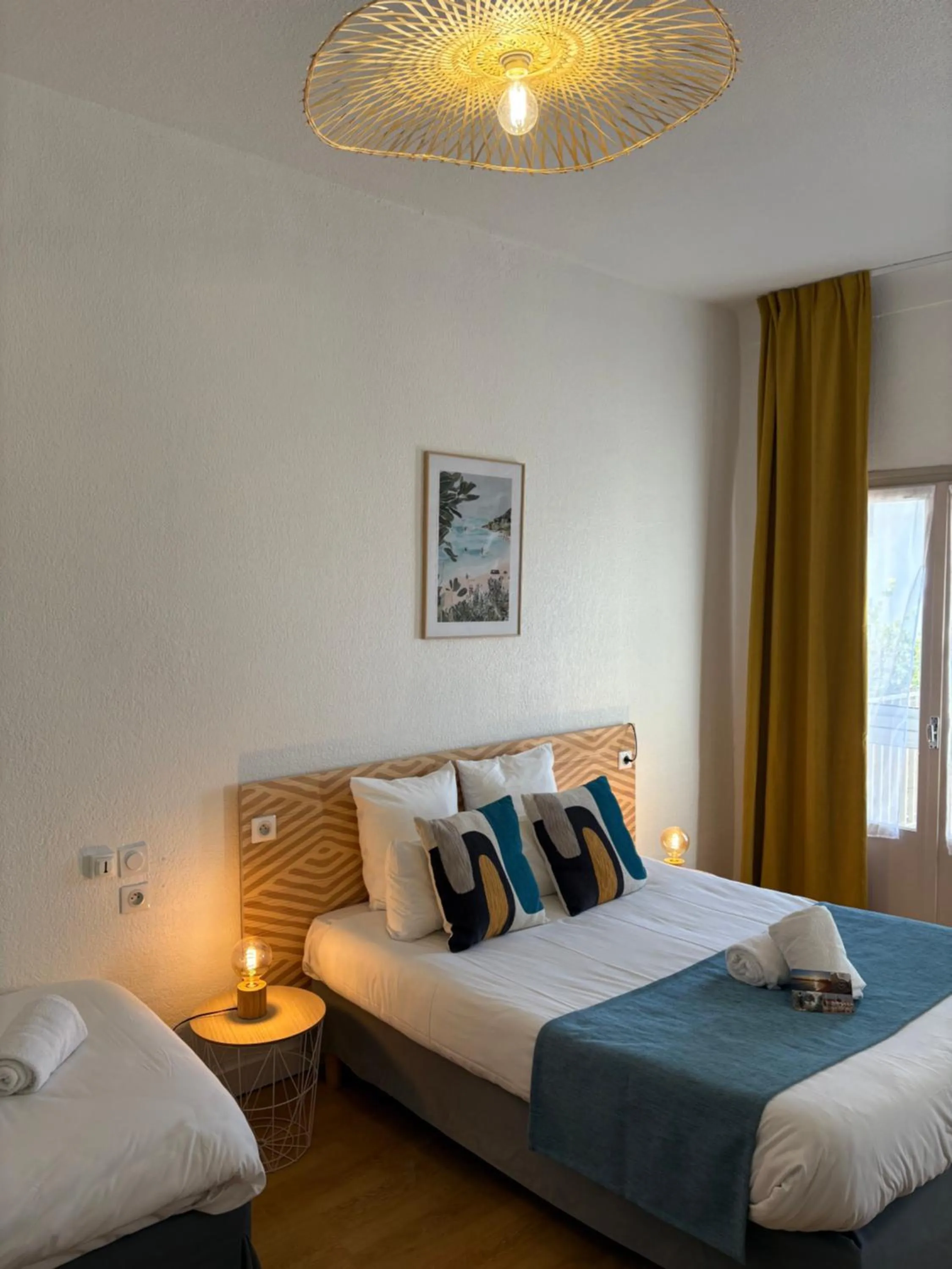 Bed in Hotel Saint Georges, Face à la mer