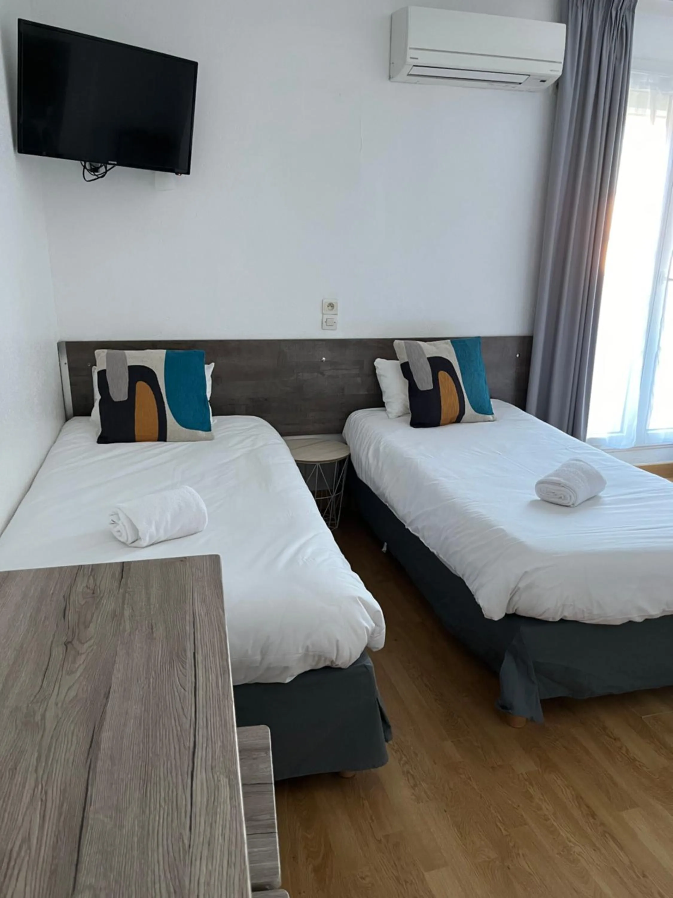 Bed in Hotel Saint Georges, Face à la mer