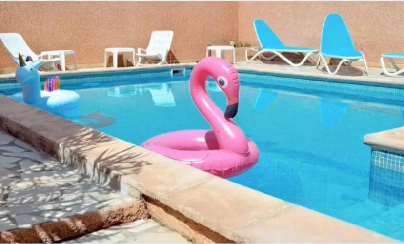Swimming pool in Hotel Saint Georges, Face à la mer