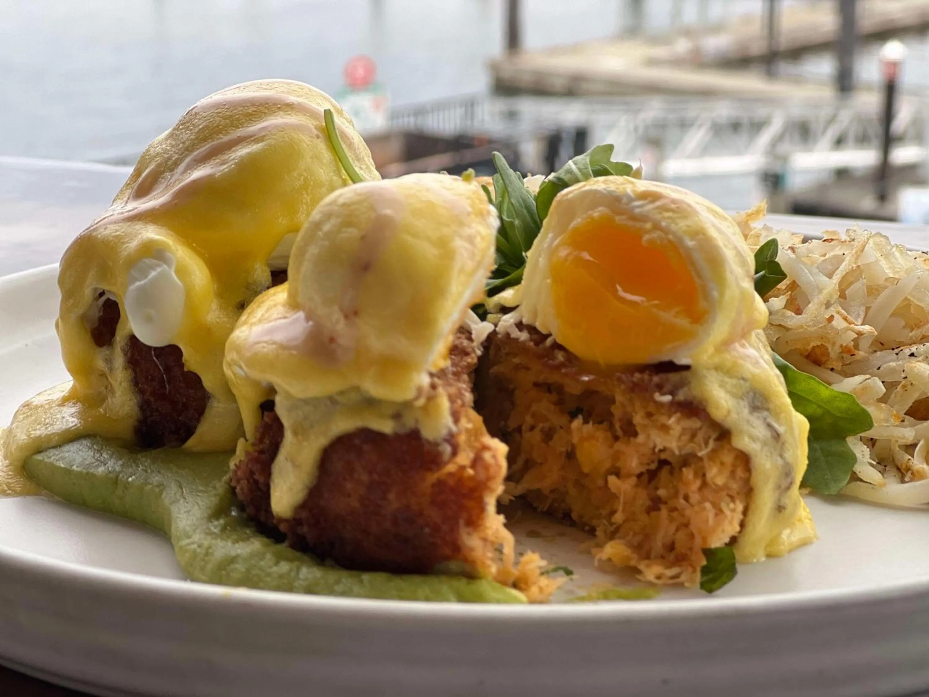 Restaurant/places to eat in Coast Victoria Hotel & Marina by APA