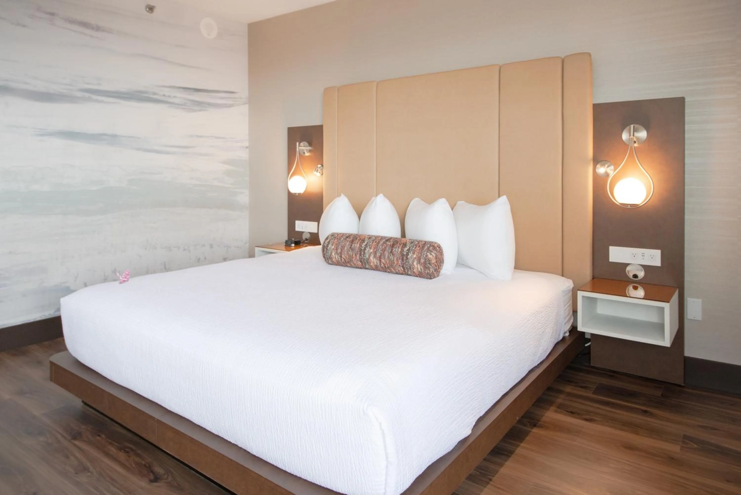 Bed in Coast Victoria Hotel & Marina by APA