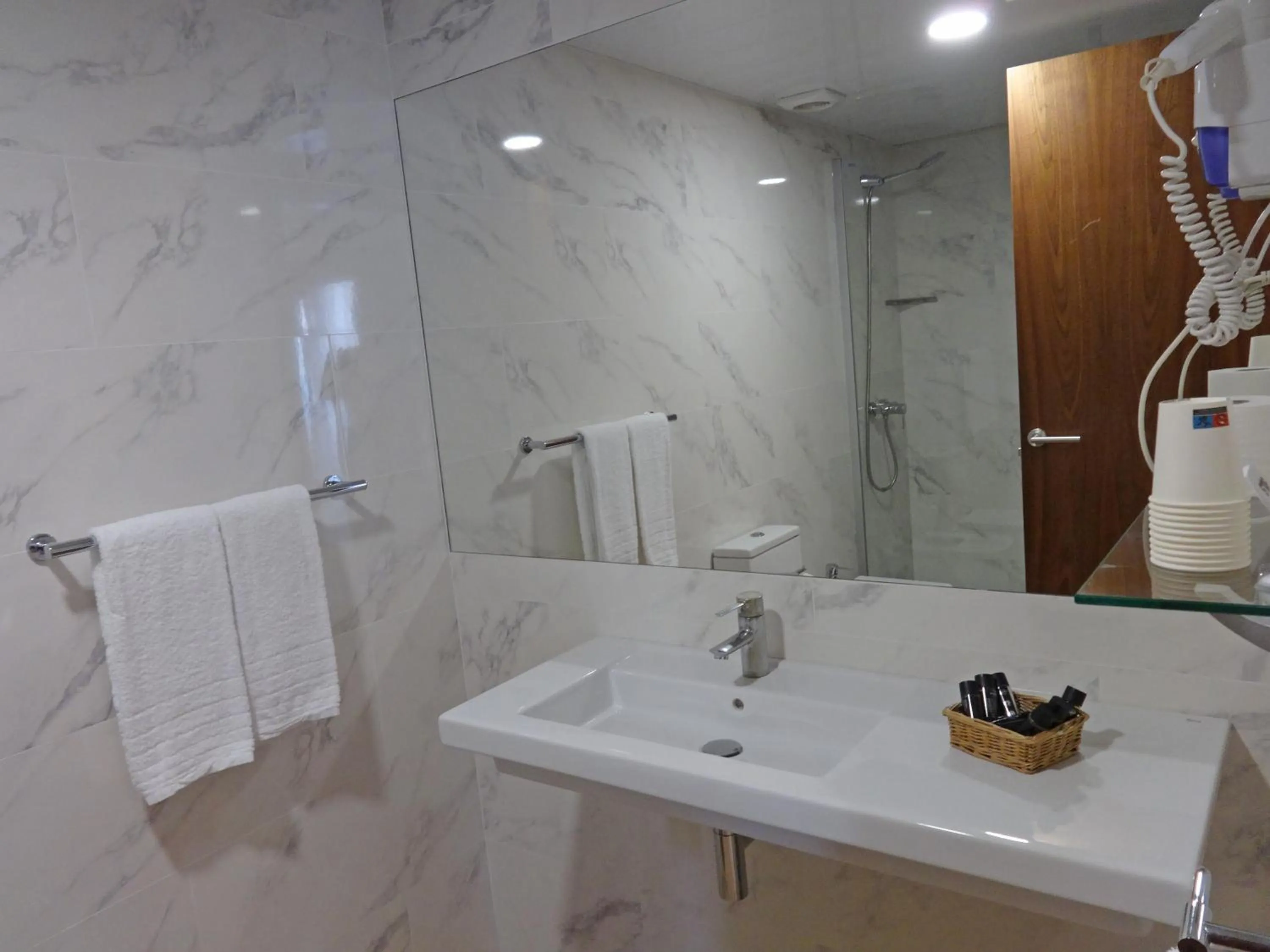 Shower in Hotel Lloret Ramblas