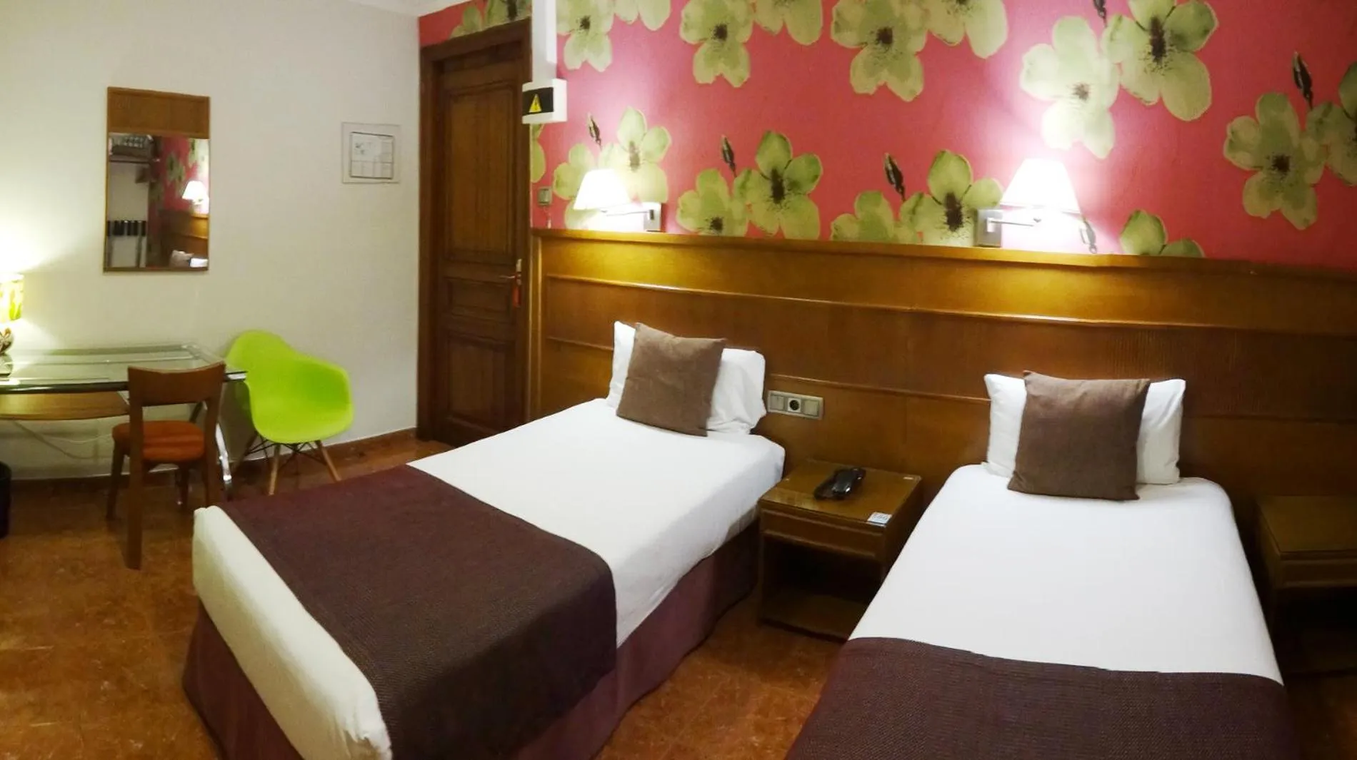 Photo of the whole room, Bed in Hotel Lloret Ramblas