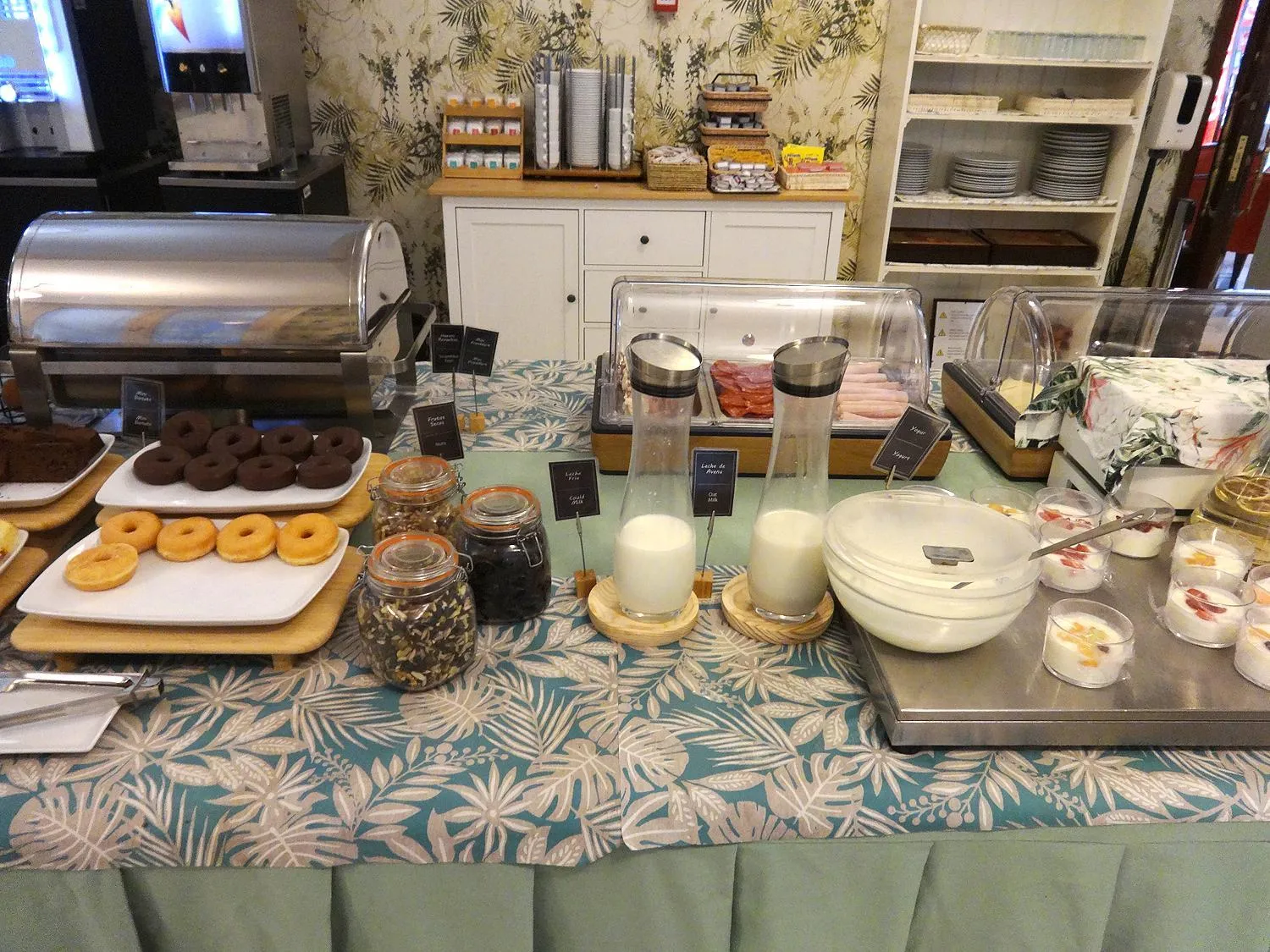 Food and drinks in Hotel Lloret Ramblas