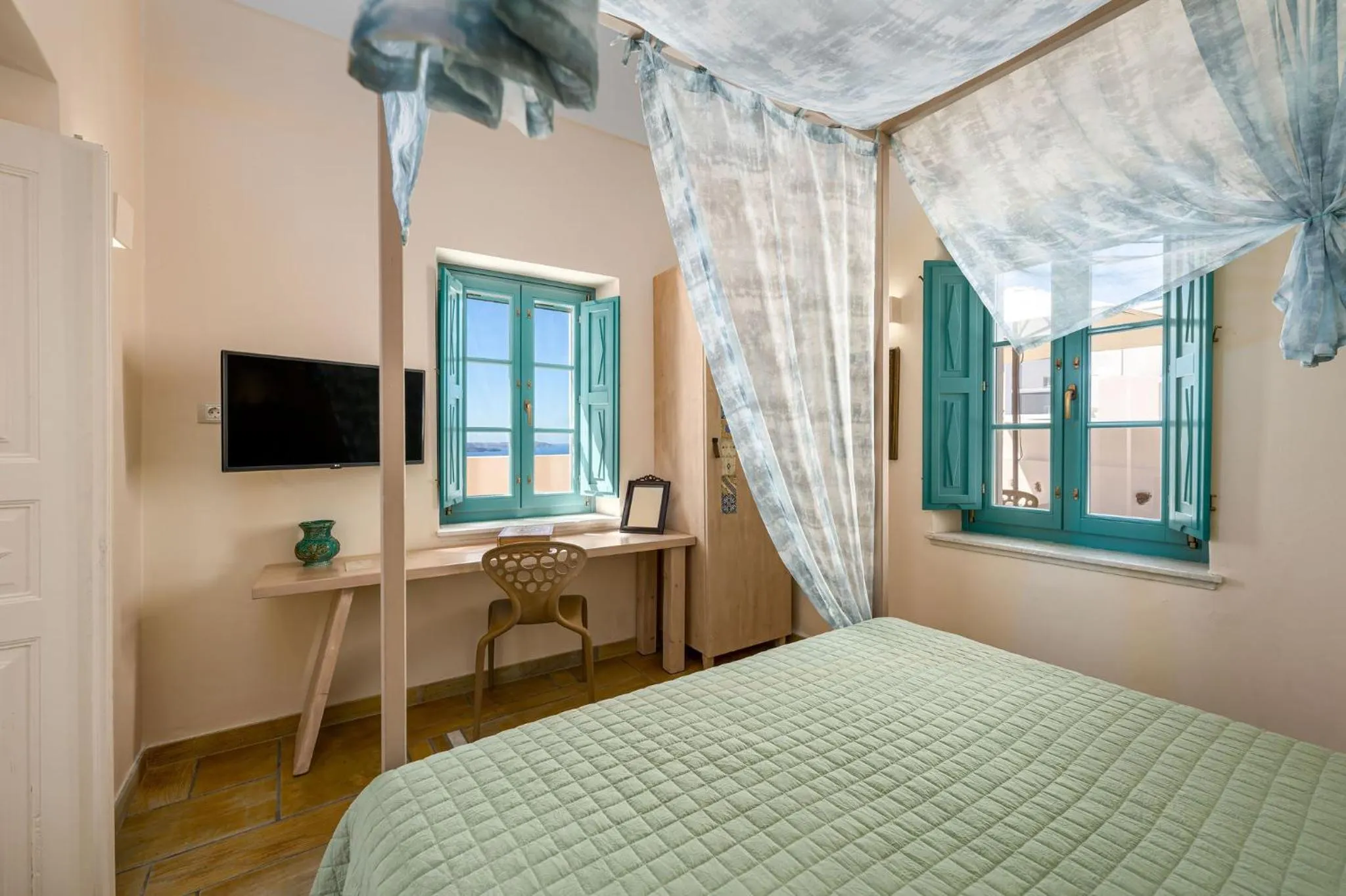 Bed in Passion Blue Villas