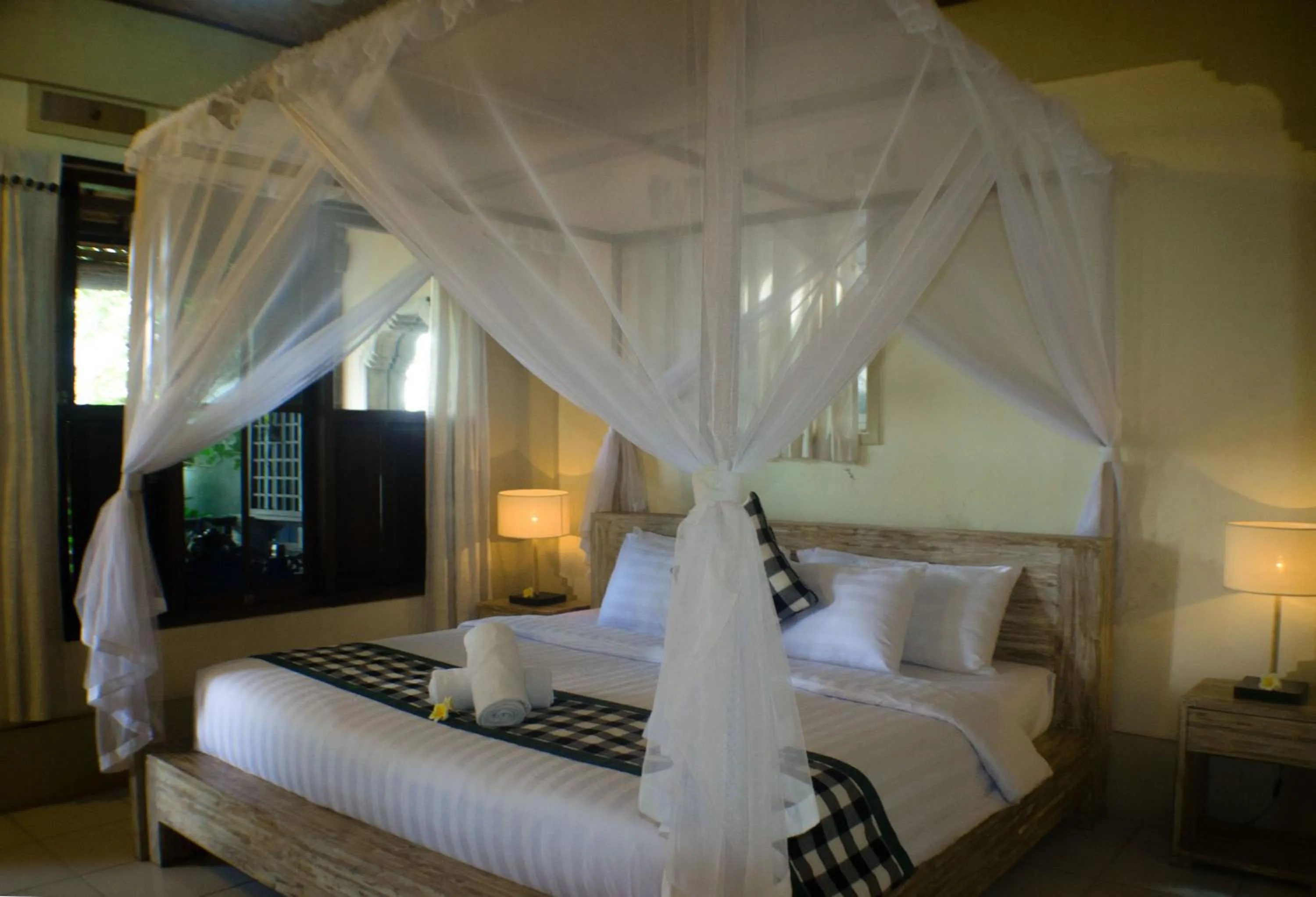 Bedroom, Bed in Rumah Roda