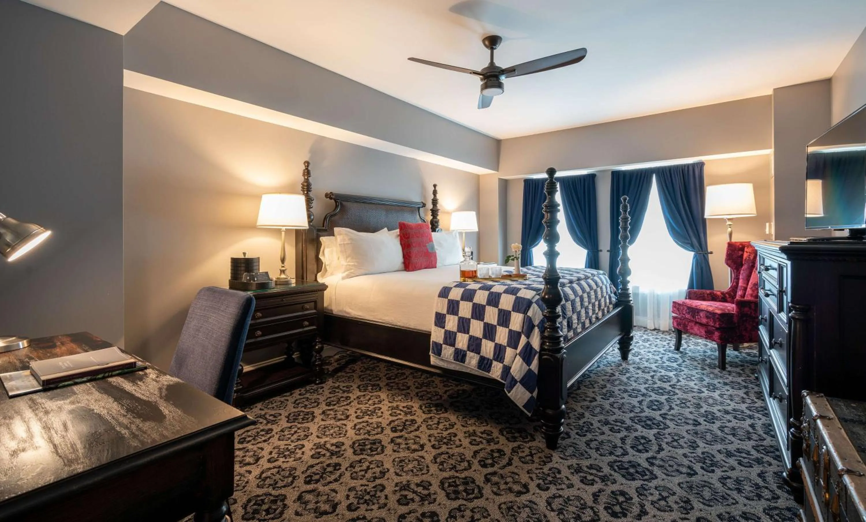 Bedroom, Bed in The Kendall Hotel at the Engine 7 Firehouse