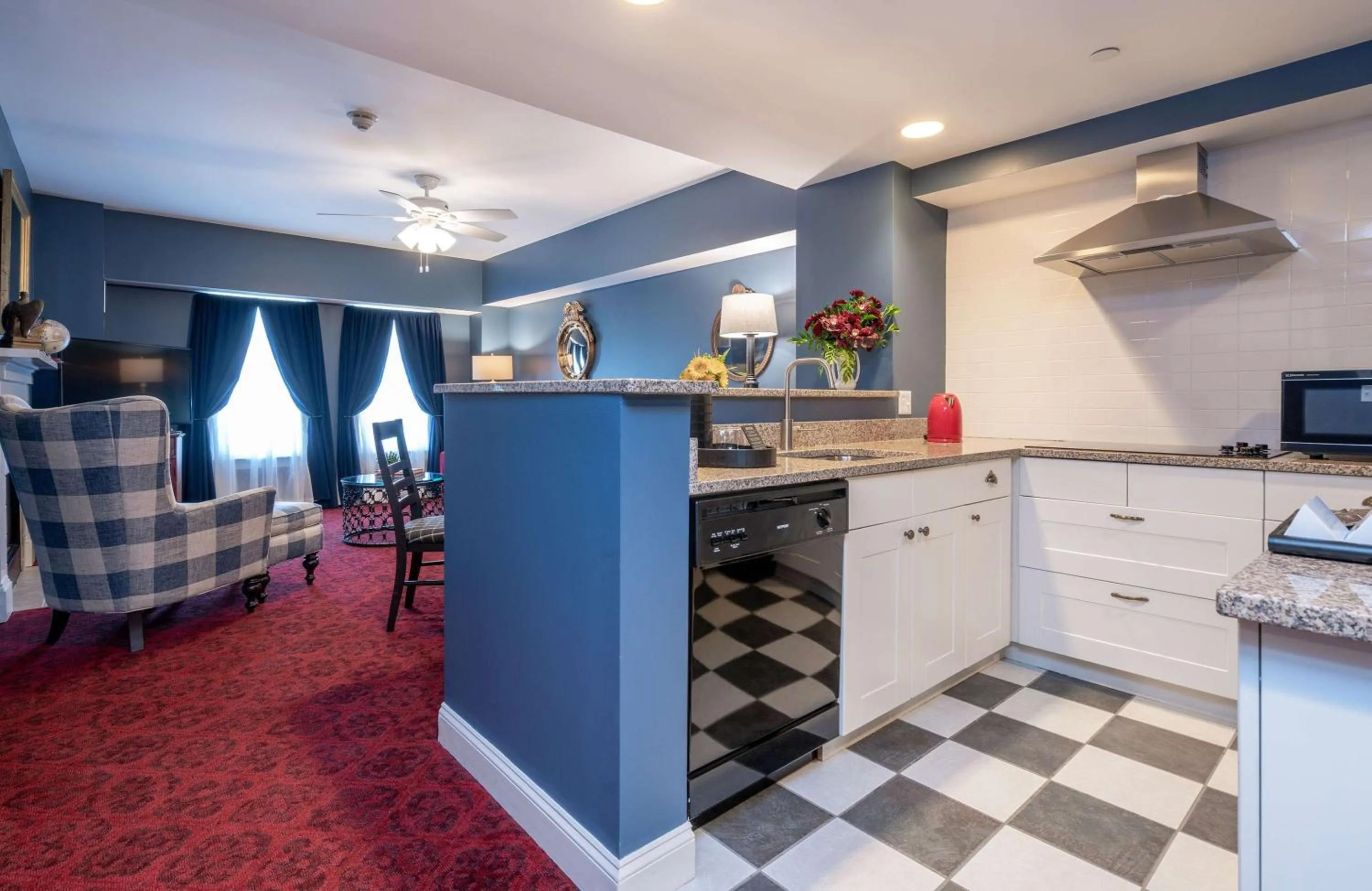 Kitchen or kitchenette in The Kendall Hotel at the Engine 7 Firehouse