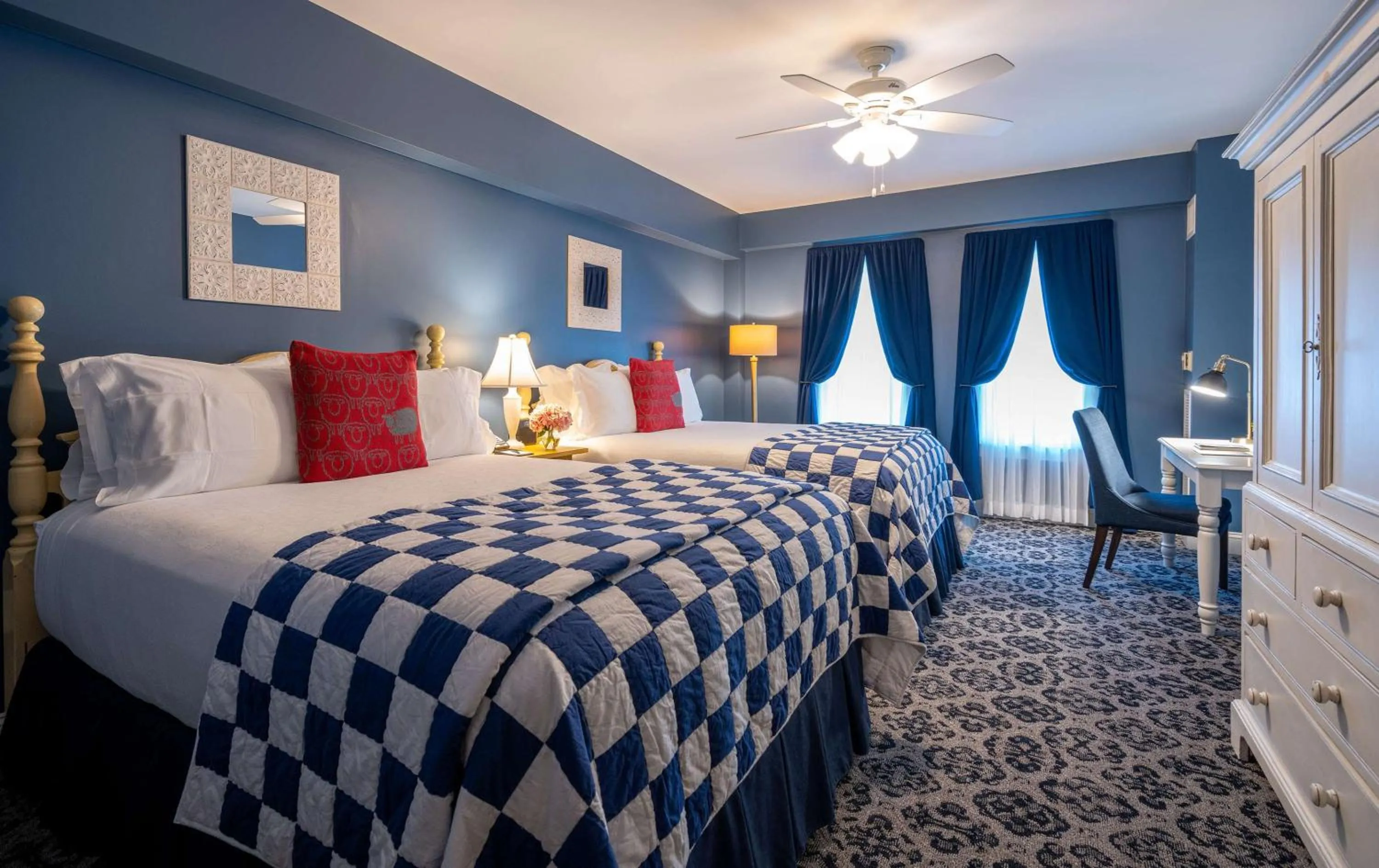 Bedroom, Bed in The Kendall Hotel at the Engine 7 Firehouse