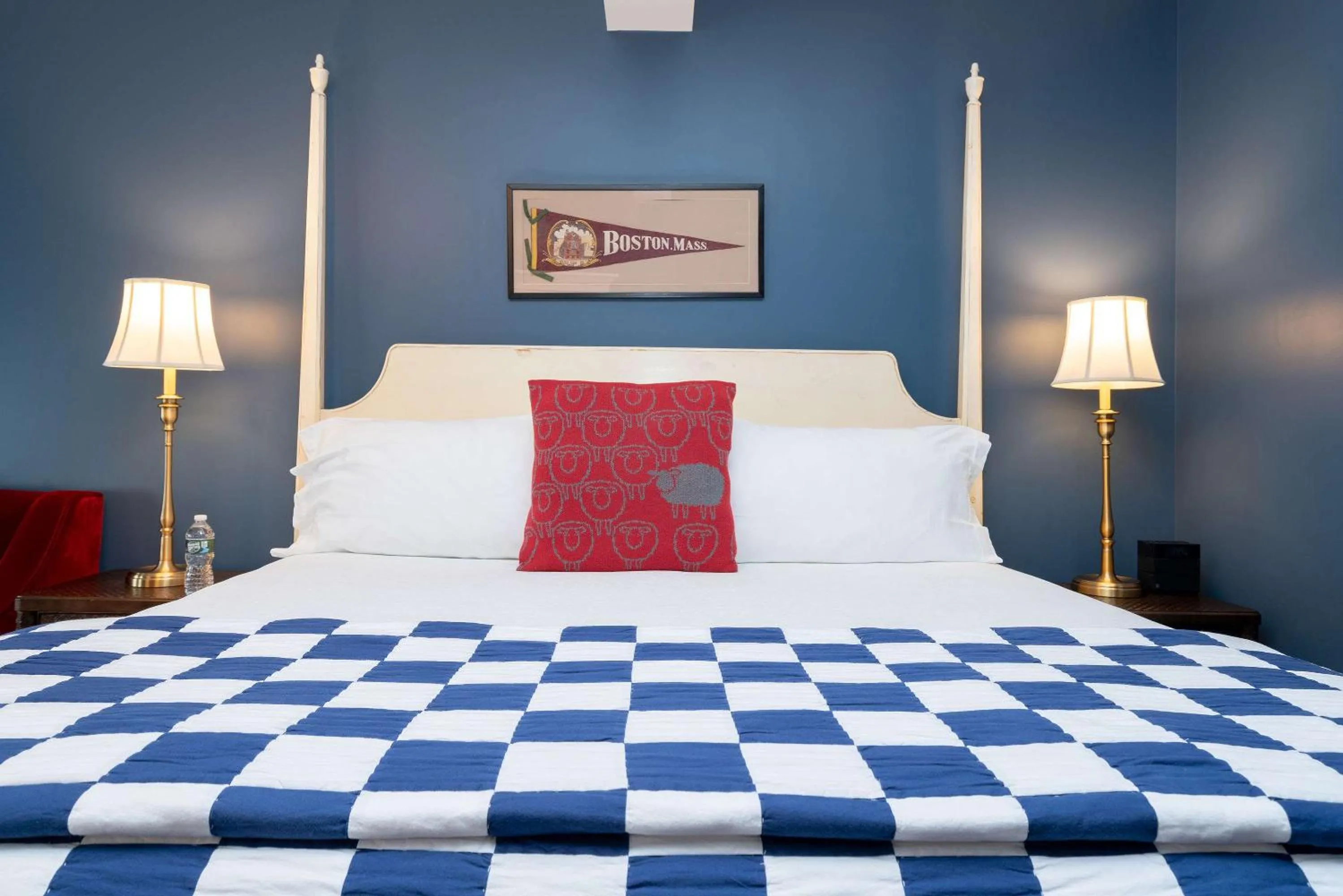 Bedroom, Bed in The Kendall Hotel at the Engine 7 Firehouse