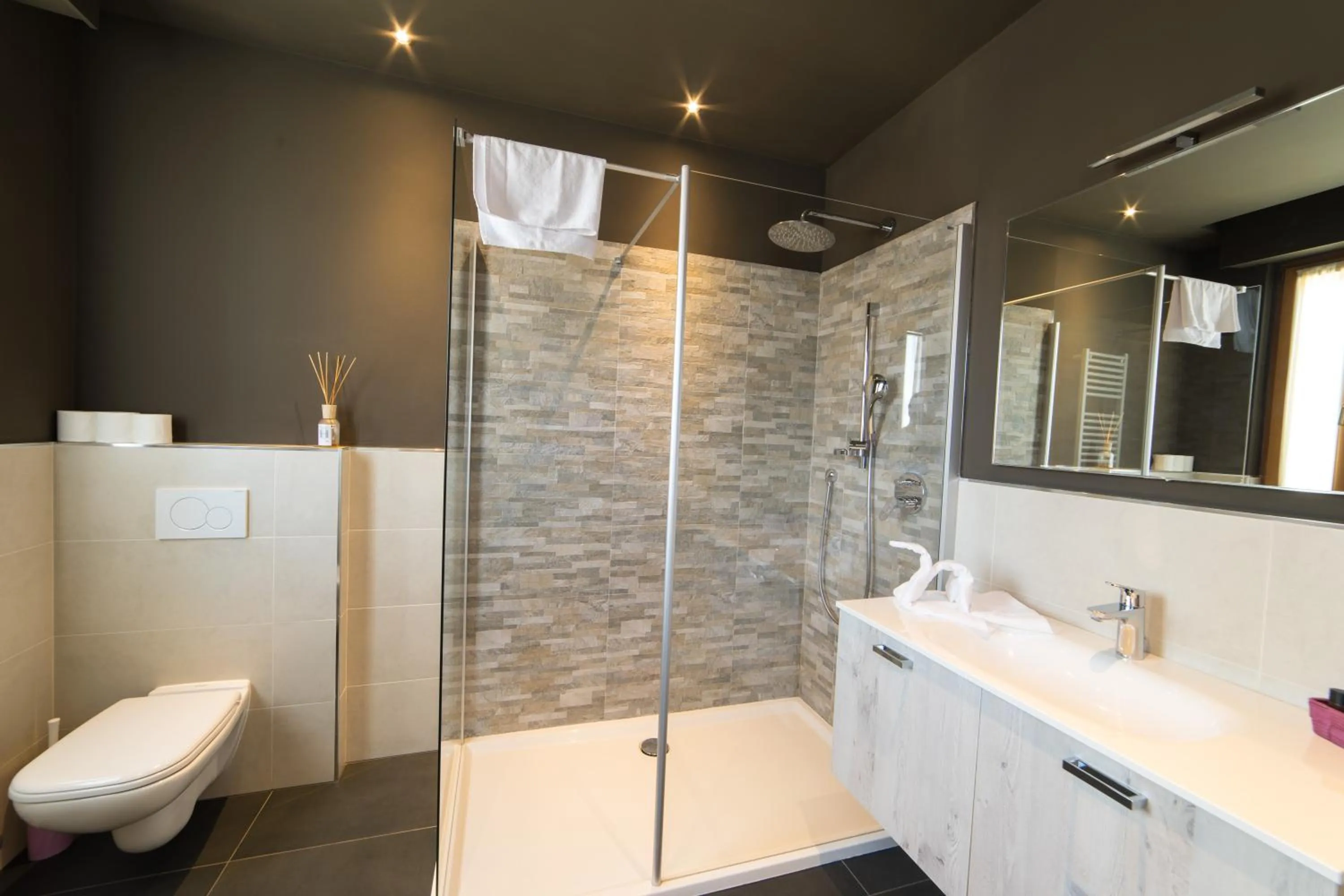 Bathroom in Hotel Raffl