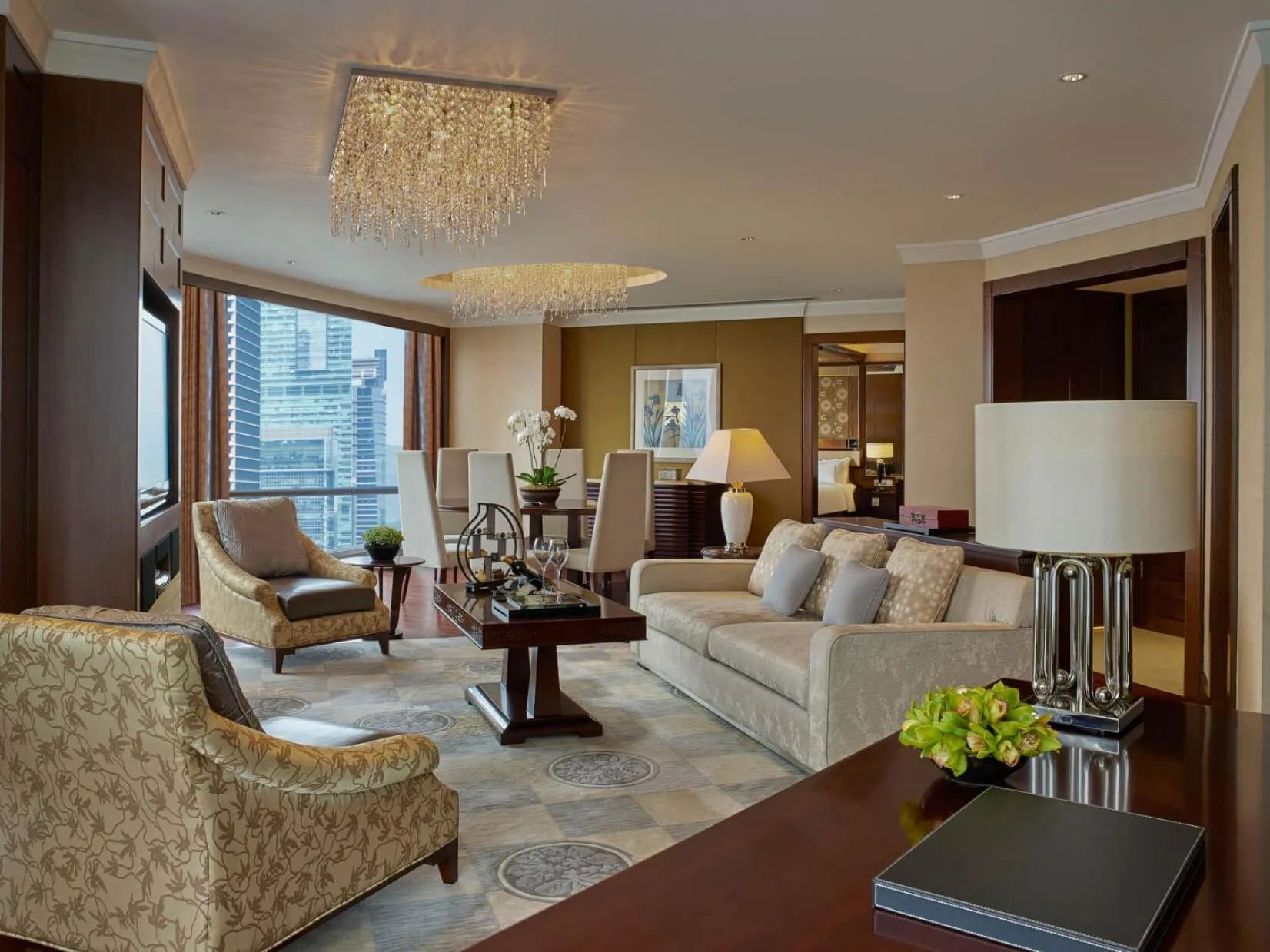 Living room in Futian Shangri-La, Shenzhen,Near to Shenzhen Convention&Exhibition Centre, Futian Railway Station