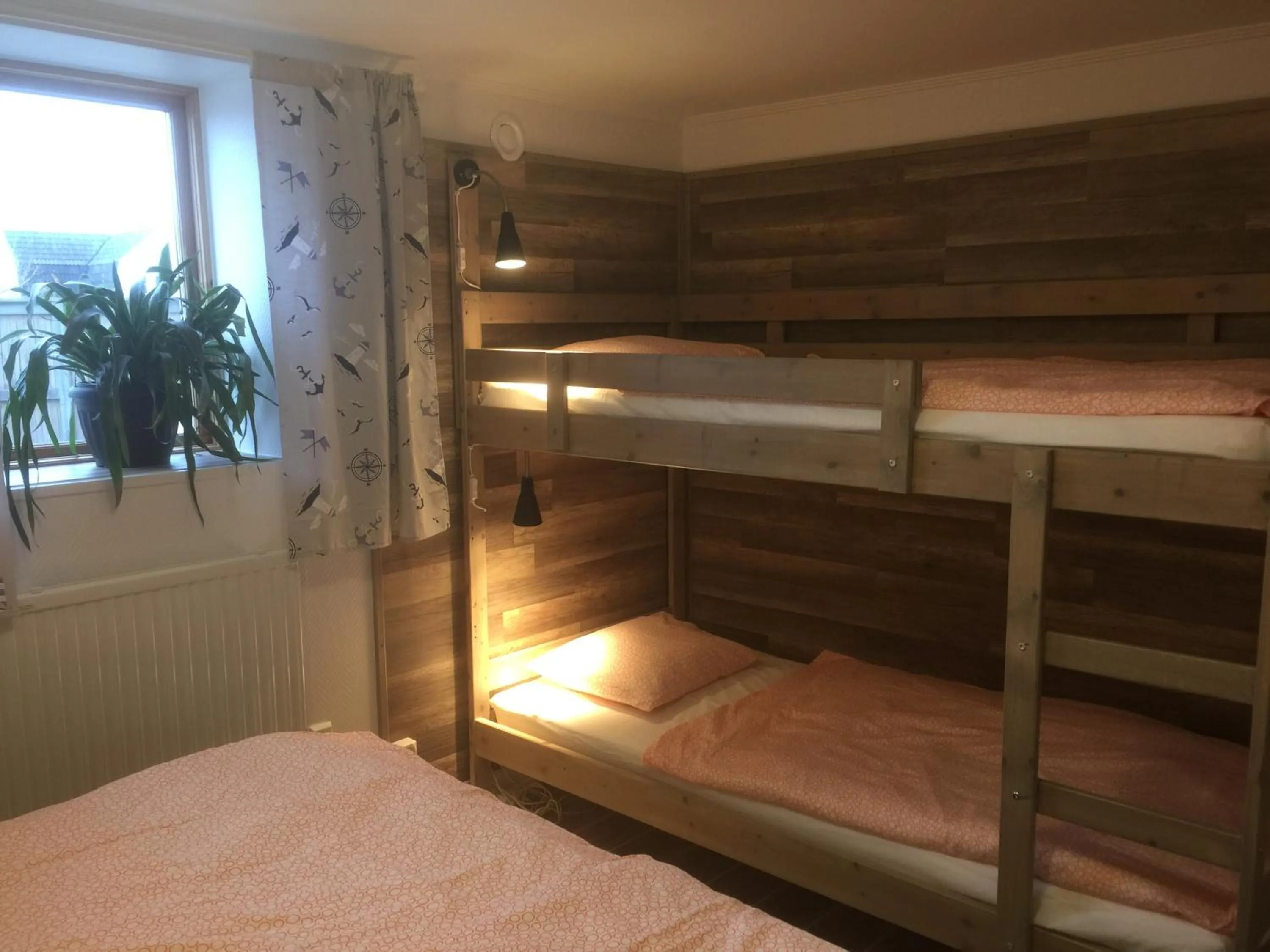 bunk bed, Bed in Kungshamns Vandrarhem