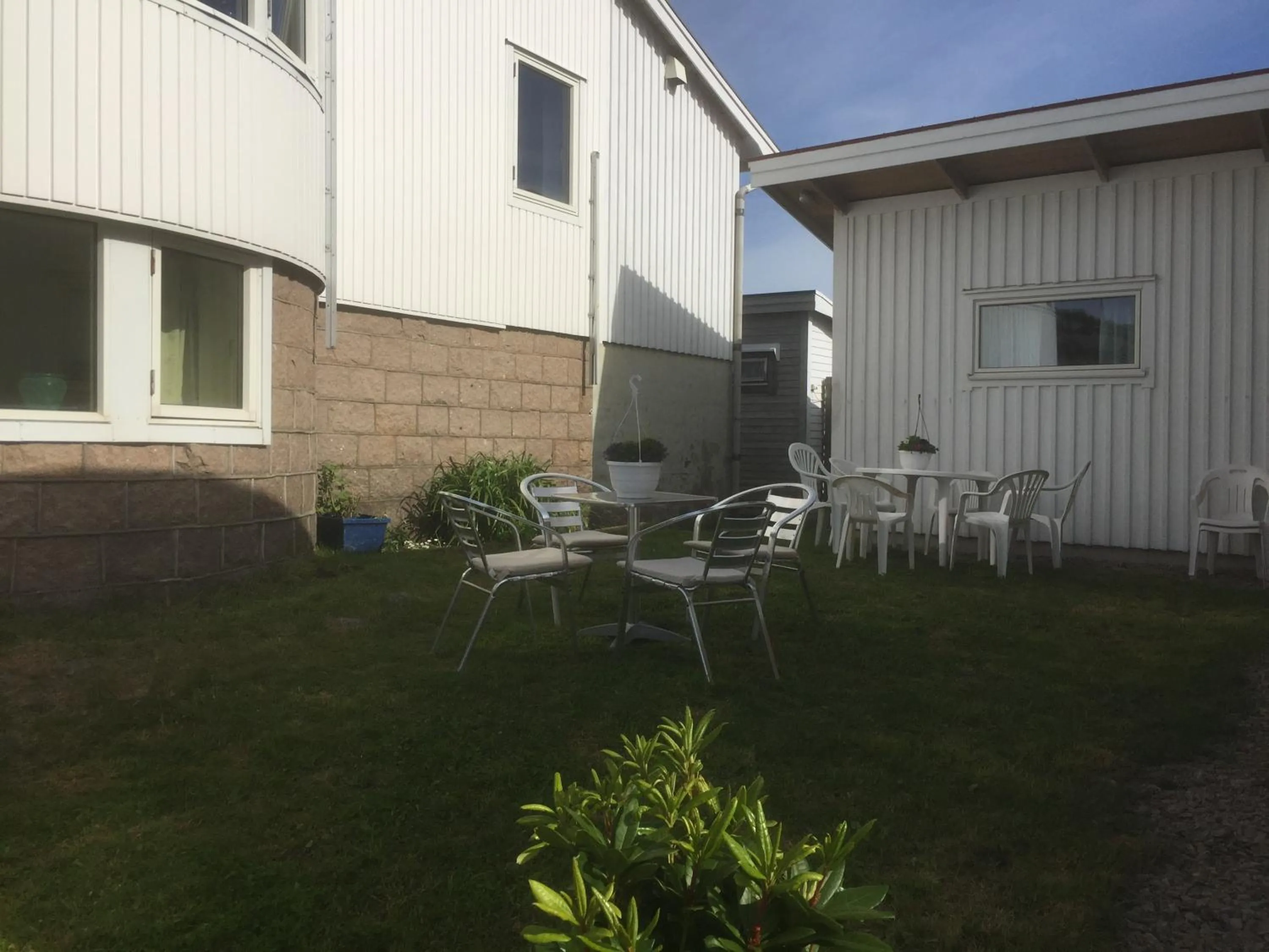 Garden in Kungshamns Vandrarhem