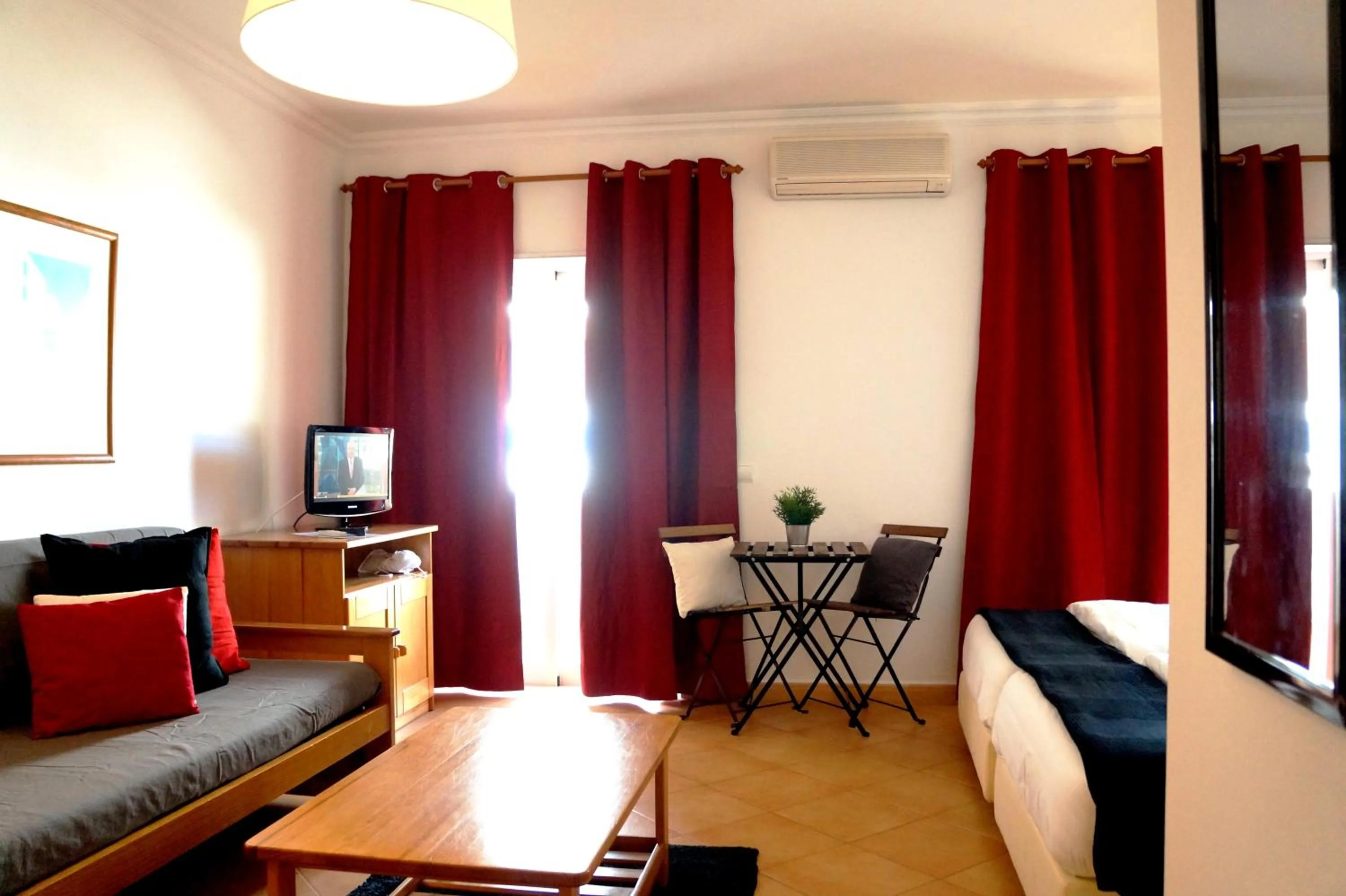 Seating area in Oasis Beach Apartments