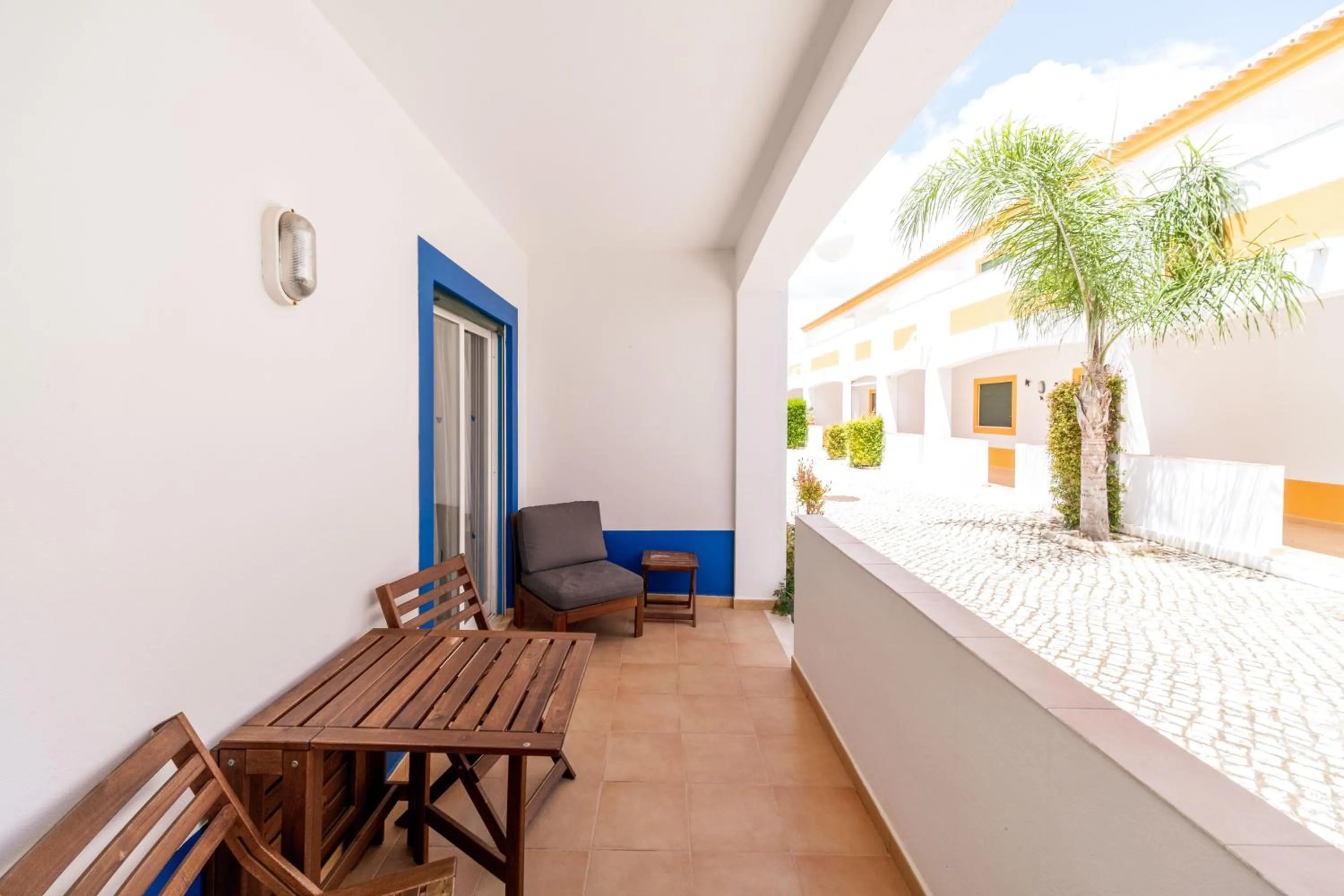 Balcony/Terrace in Oasis Beach Apartments