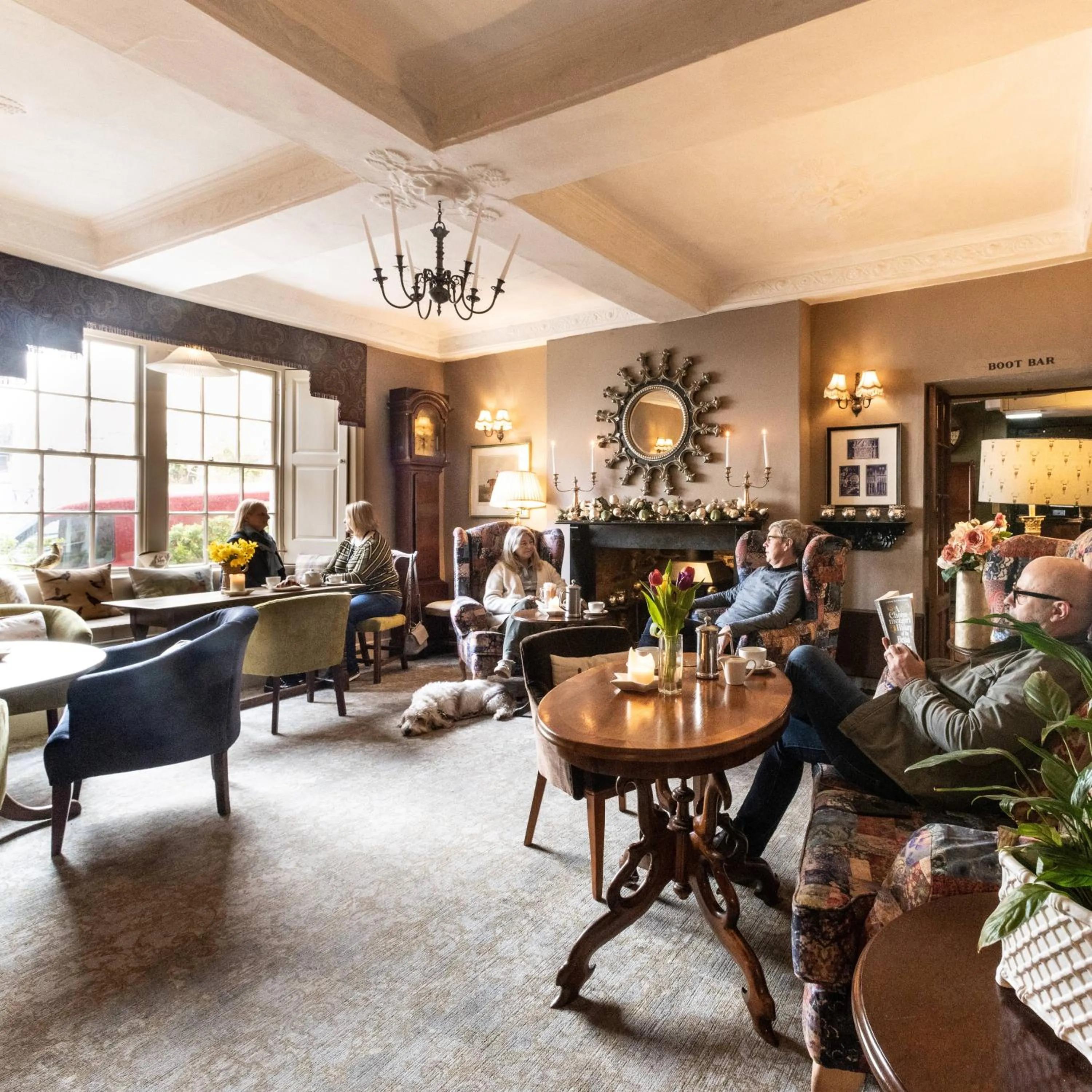 Lounge or bar in Luttrell Arms