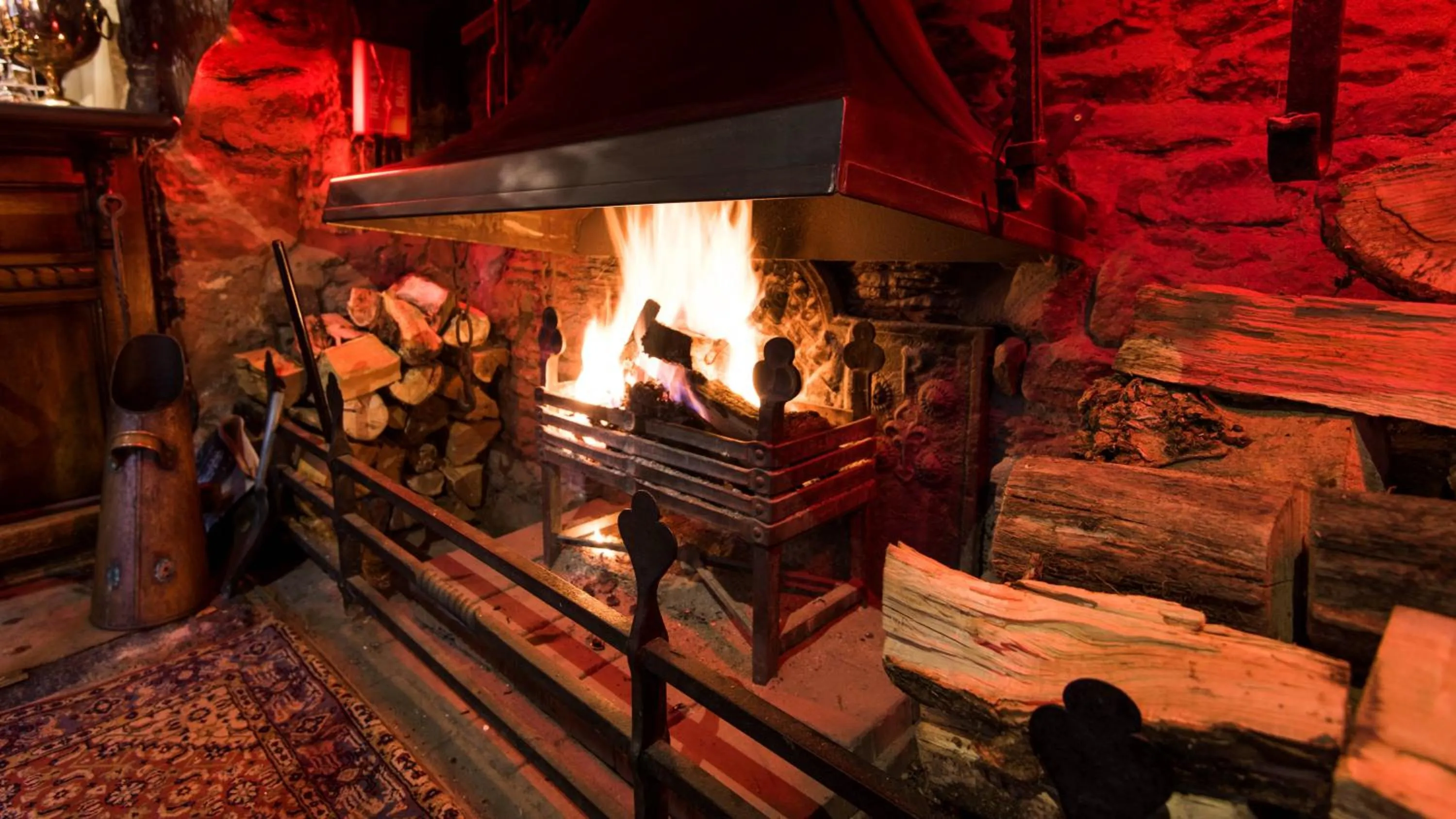 Restaurant/places to eat in Luttrell Arms