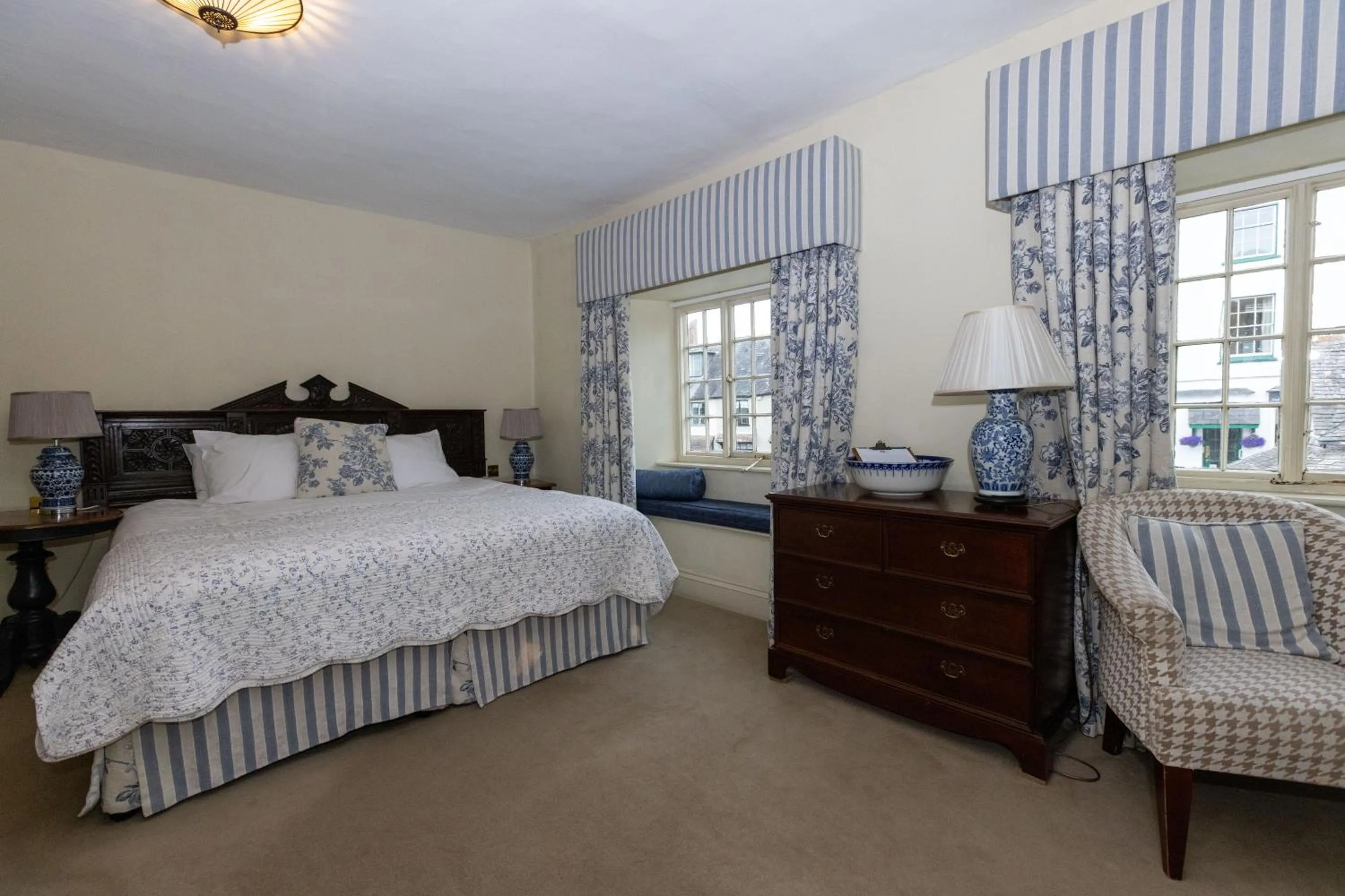 Bed in Luttrell Arms