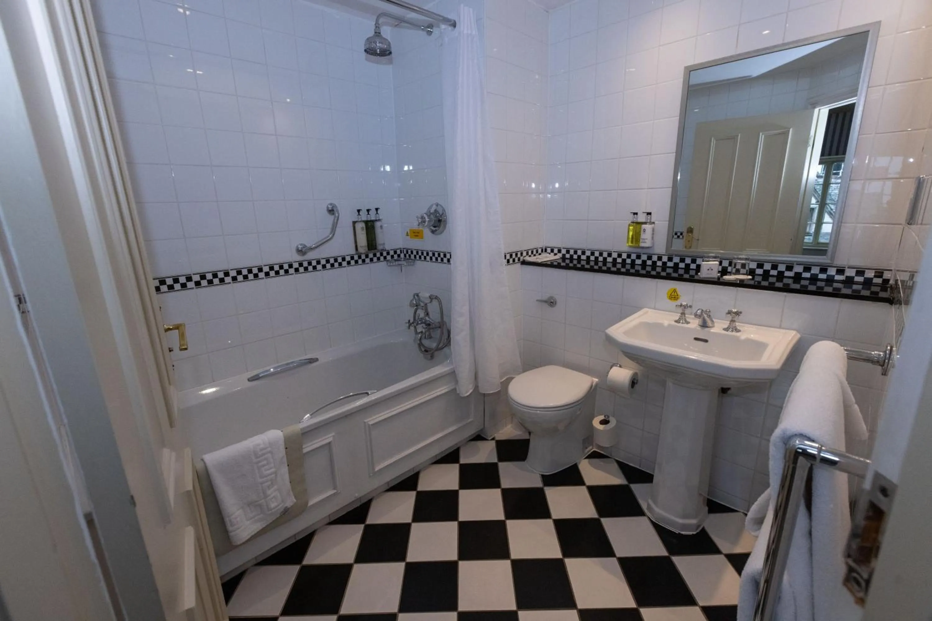 Bathroom in Luttrell Arms