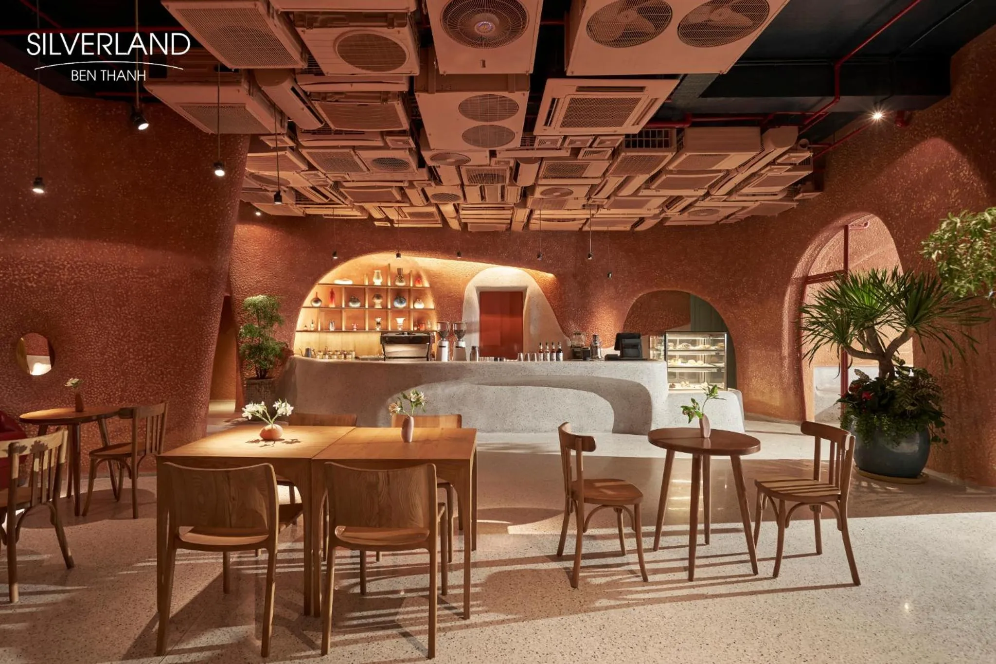 Food and drinks in Silverland Bến Thành