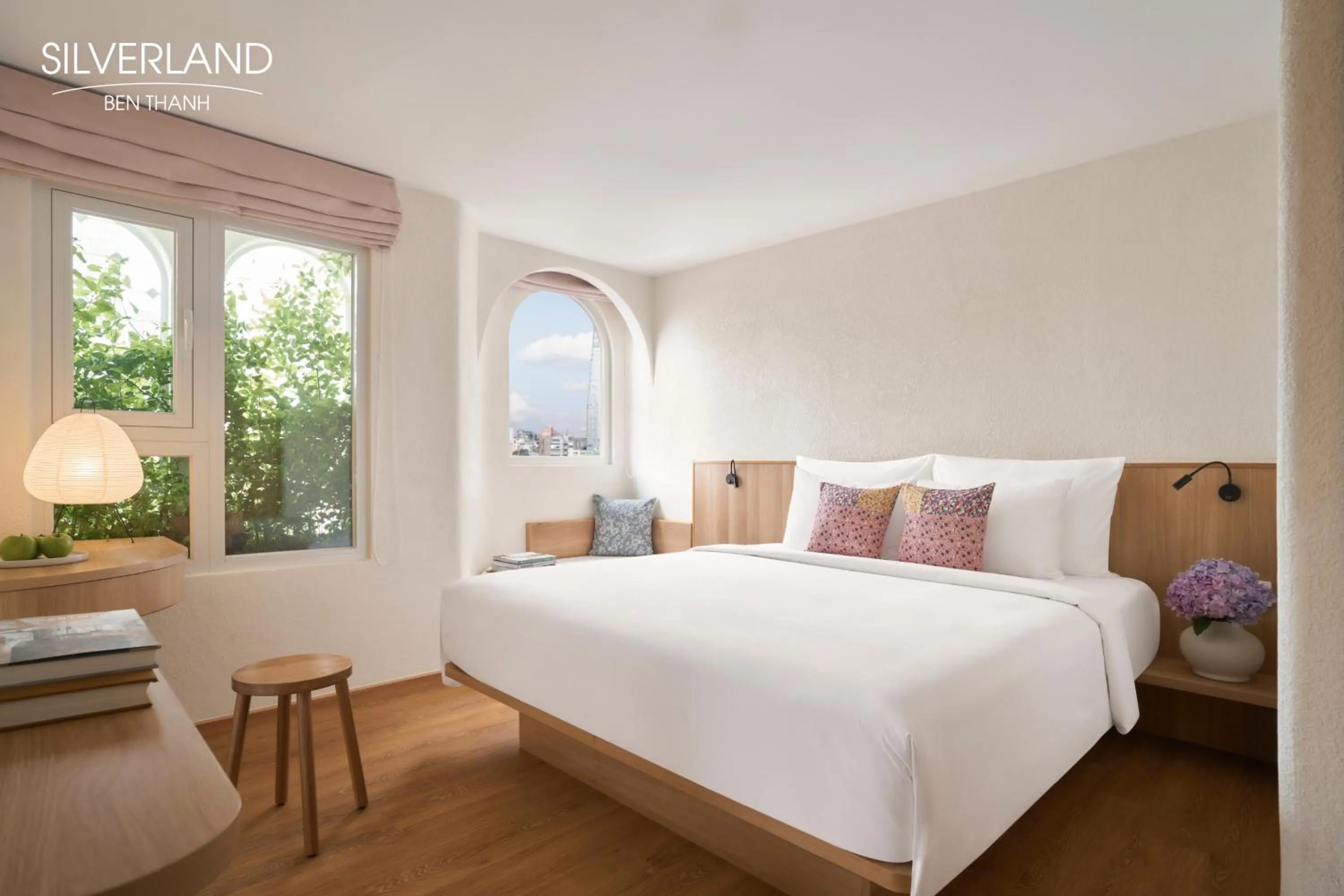 Photo of the whole room, Bed in Silverland Bến Thành